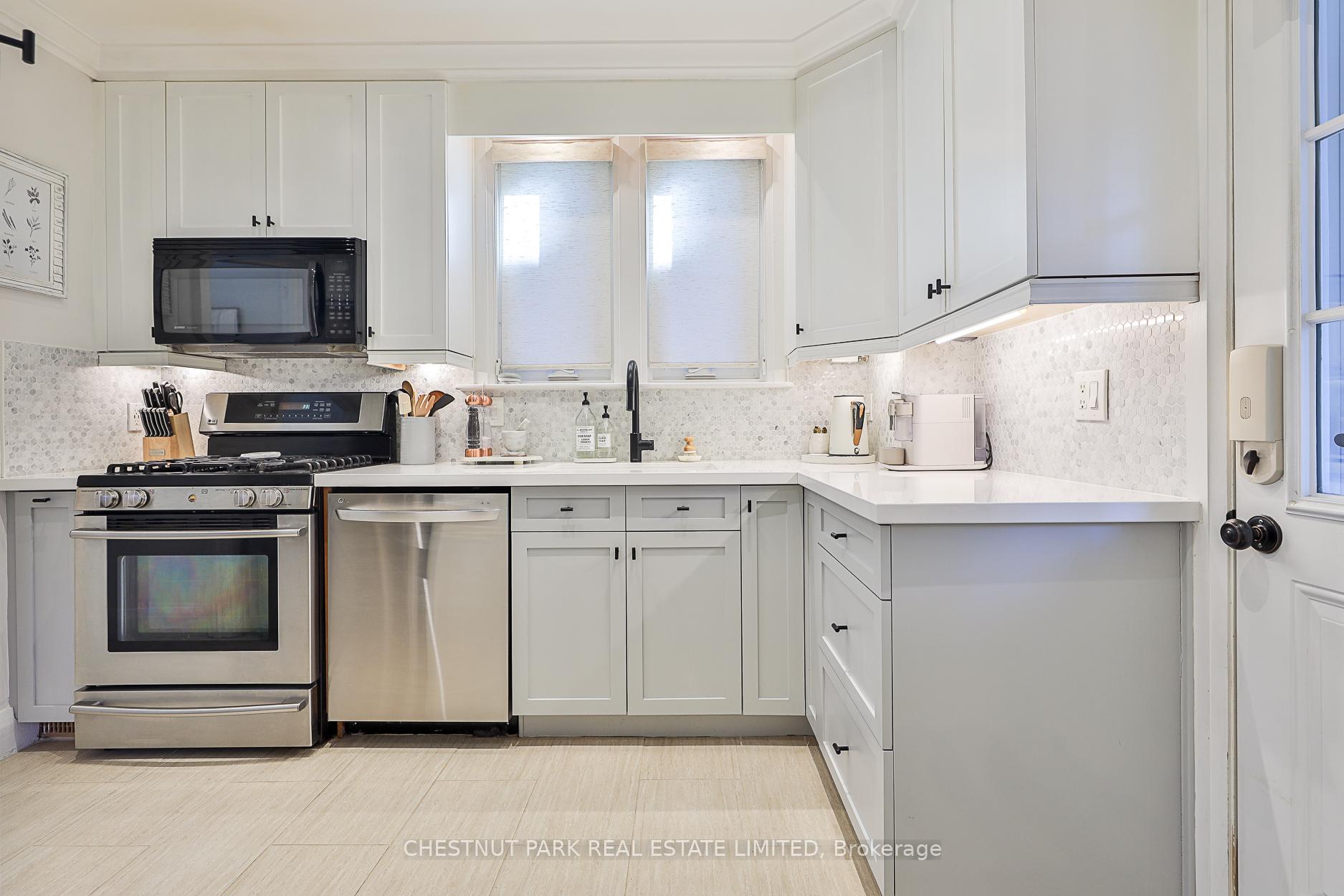 Photo 8 of 48 Avonlea Boulevard, Toronto, Crescent Town — HOMEH
