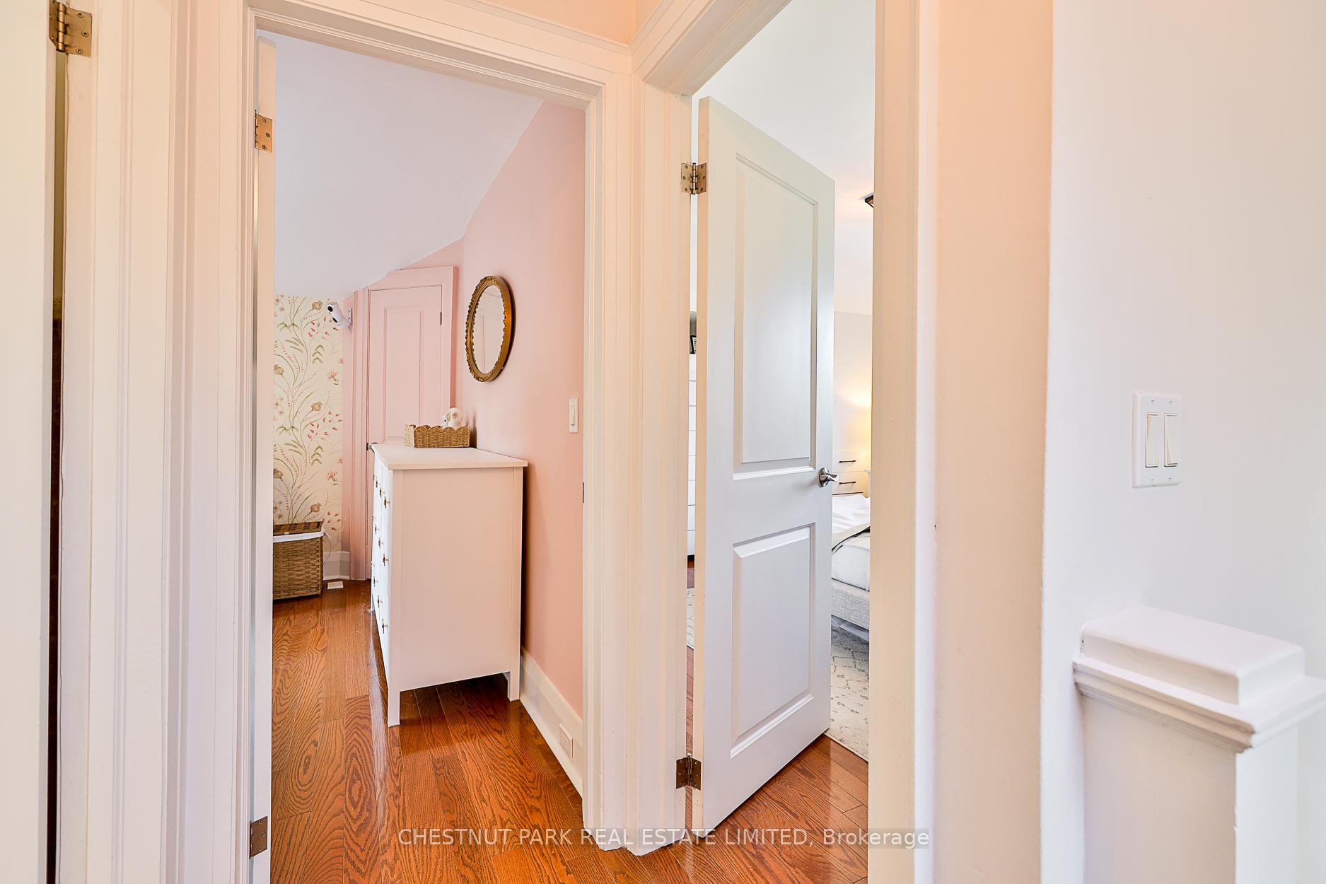 Photo 12 of 48 Avonlea Boulevard, Toronto, Crescent Town — HOMEH