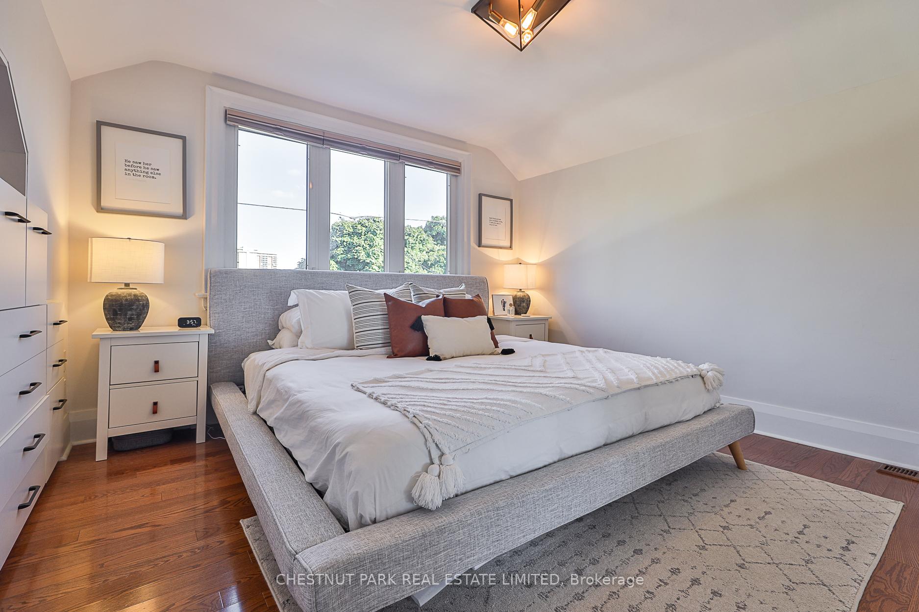 Photo 17 of 48 Avonlea Boulevard, Toronto, Crescent Town — HOMEH