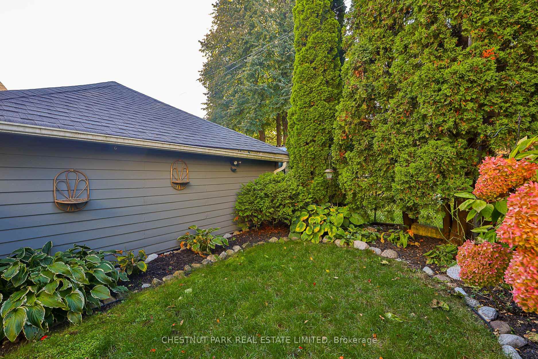 Photo 29 of 48 Avonlea Boulevard, Toronto, Crescent Town — HOMEH