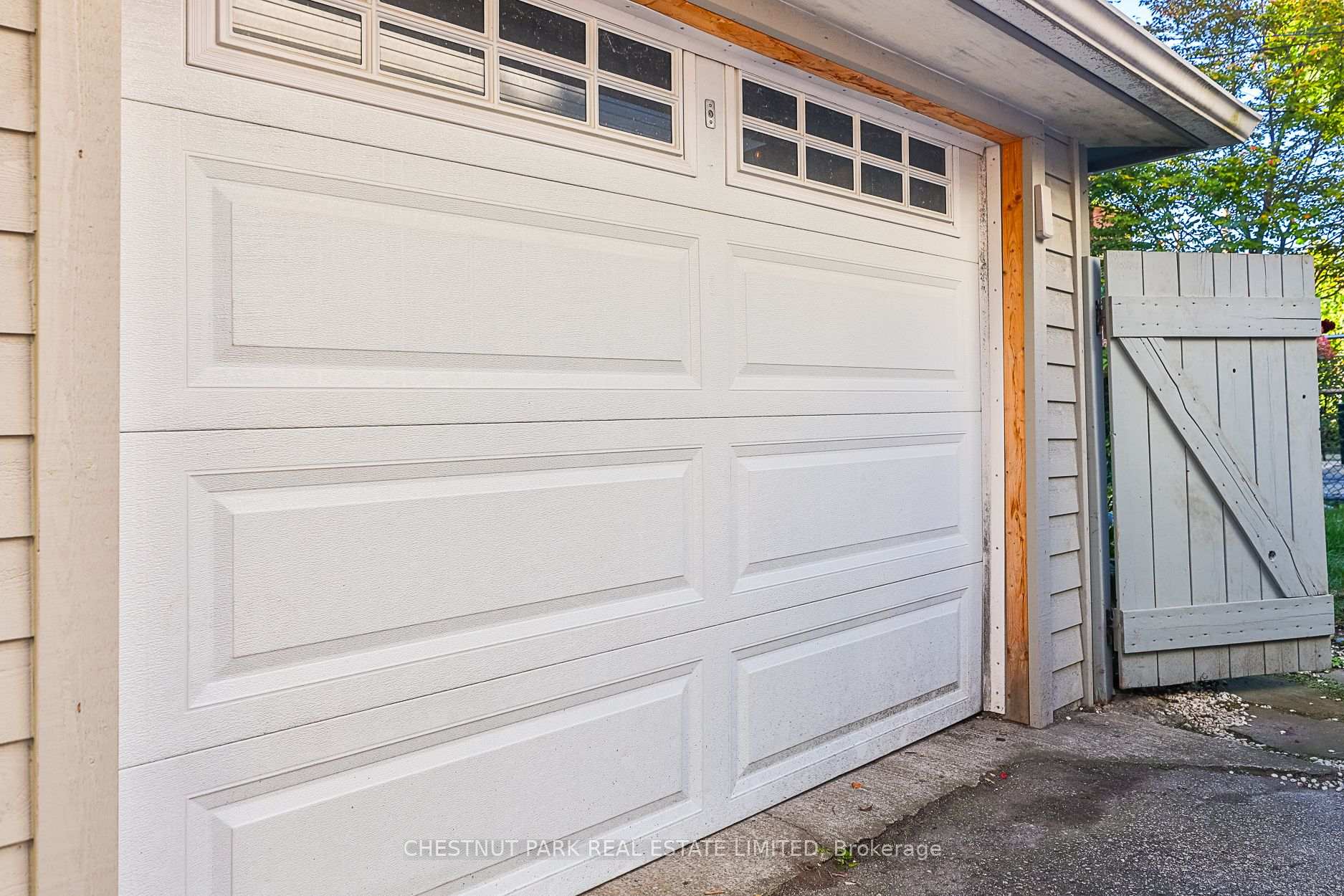 Photo 33 of 48 Avonlea Boulevard, Toronto, Crescent Town — HOMEH