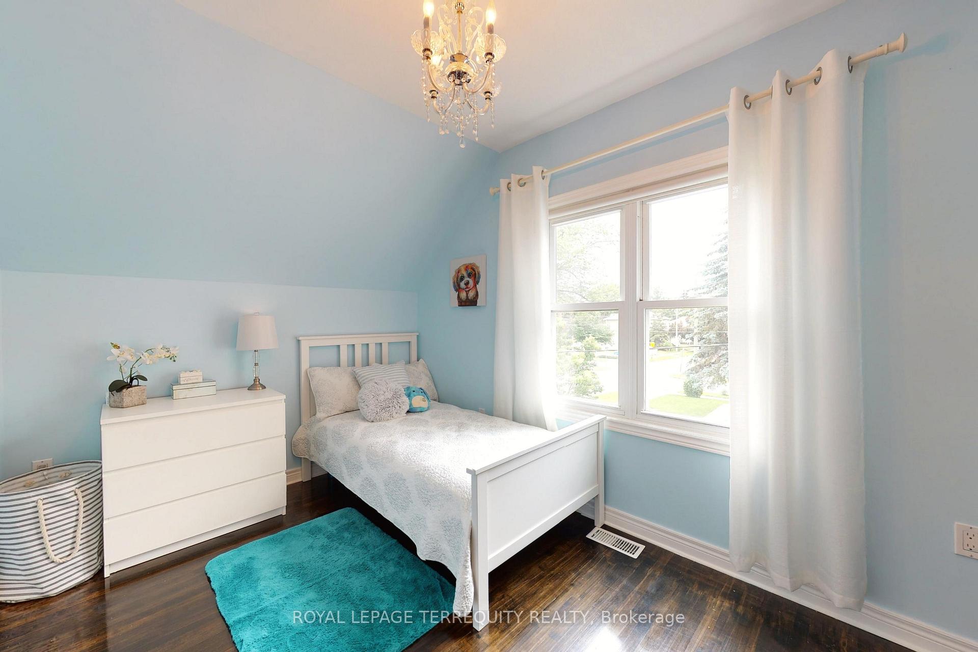 Photo 10 of 28 Furnival Road, Toronto, O'Connor-Parkview — HOMEH