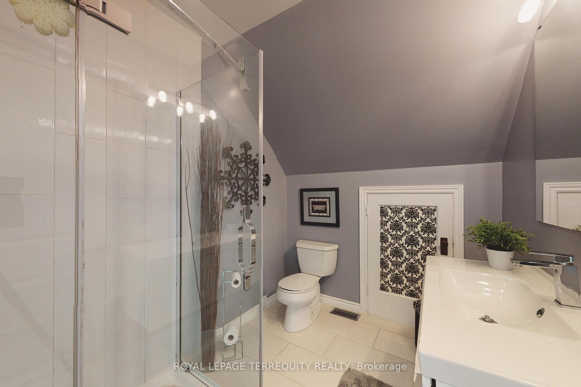 Photo 11 of 28 Furnival Road, Toronto, O'Connor-Parkview — HOMEH