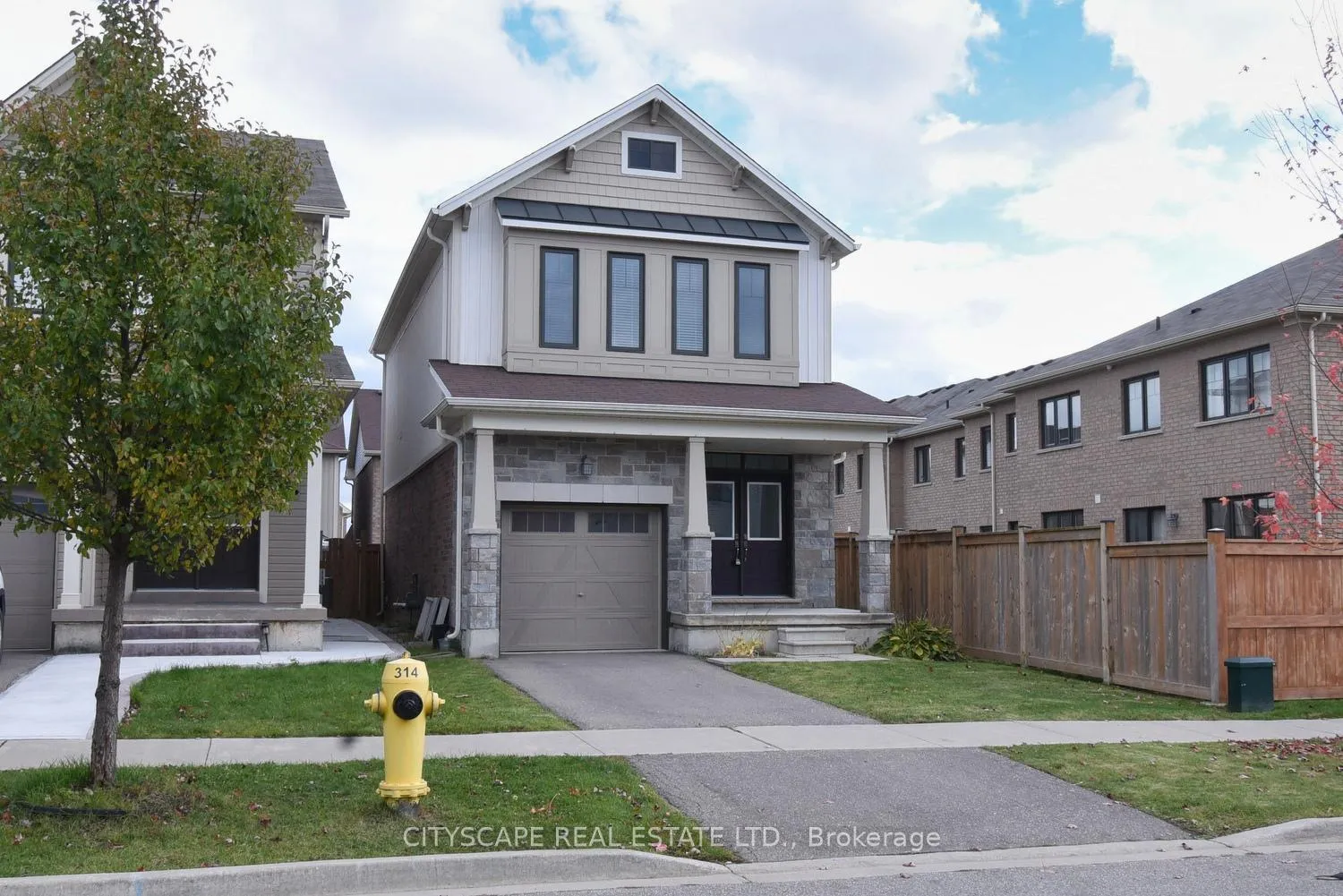 Photo 2 of 16 Kelso Drive, Haldimand — HOMEH