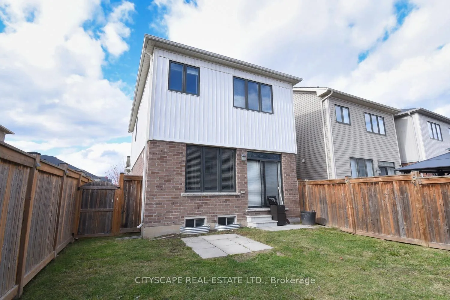 Photo 26 of 16 Kelso Drive, Haldimand — HOMEH