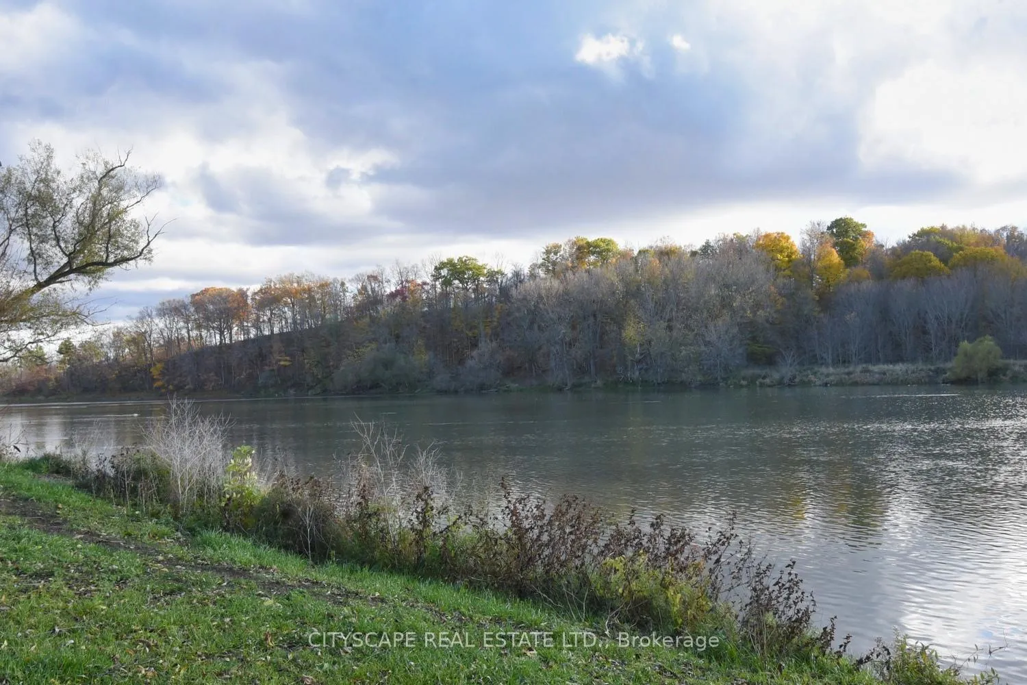Photo 29 of 16 Kelso Drive, Haldimand — HOMEH