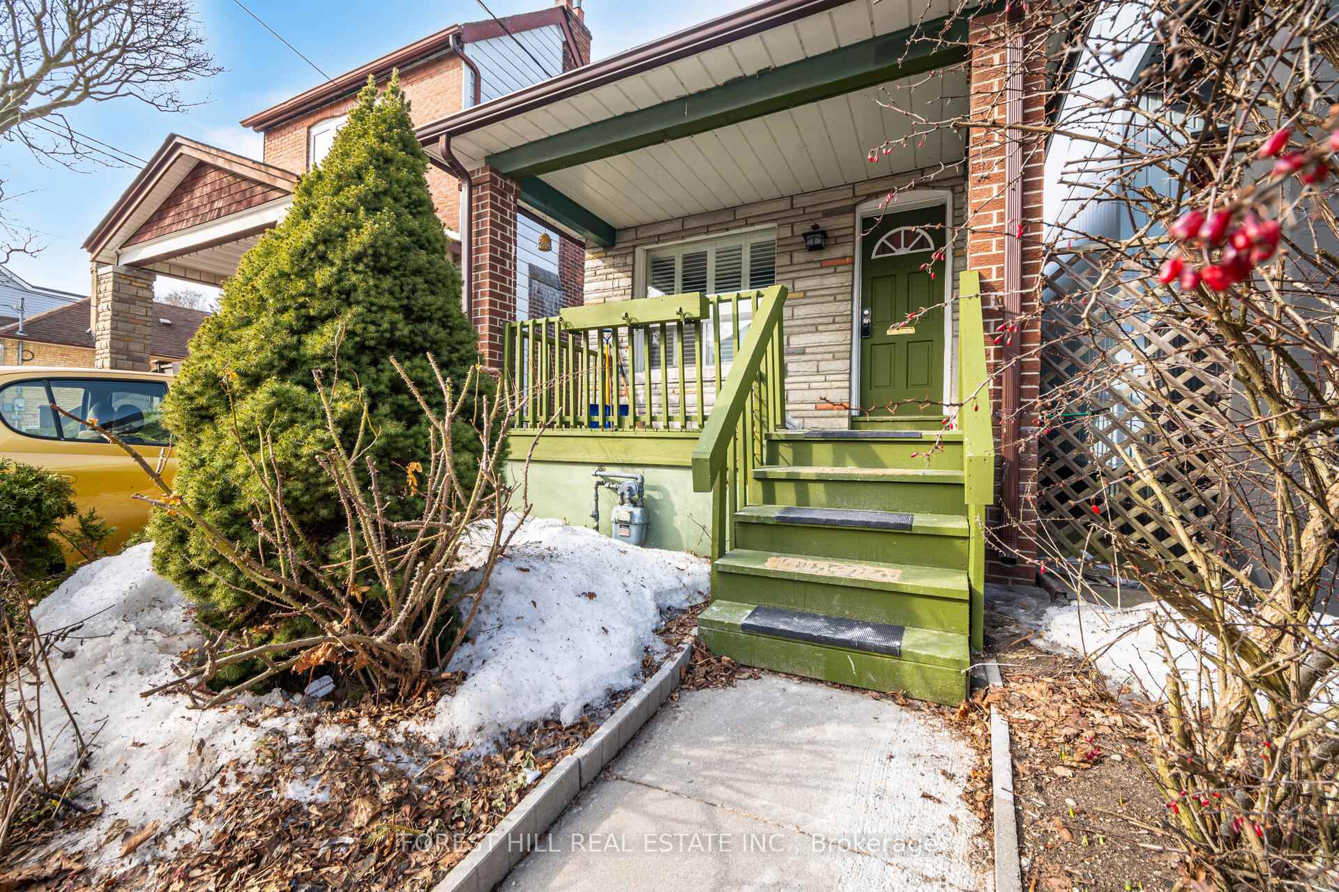 Front of 204 Gledhill Avenue
