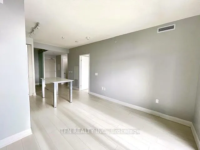 Photo 3 of Unit 823, 10 Gibbs Road, Etobicoke, Islington-City Centre West — HOMEH
