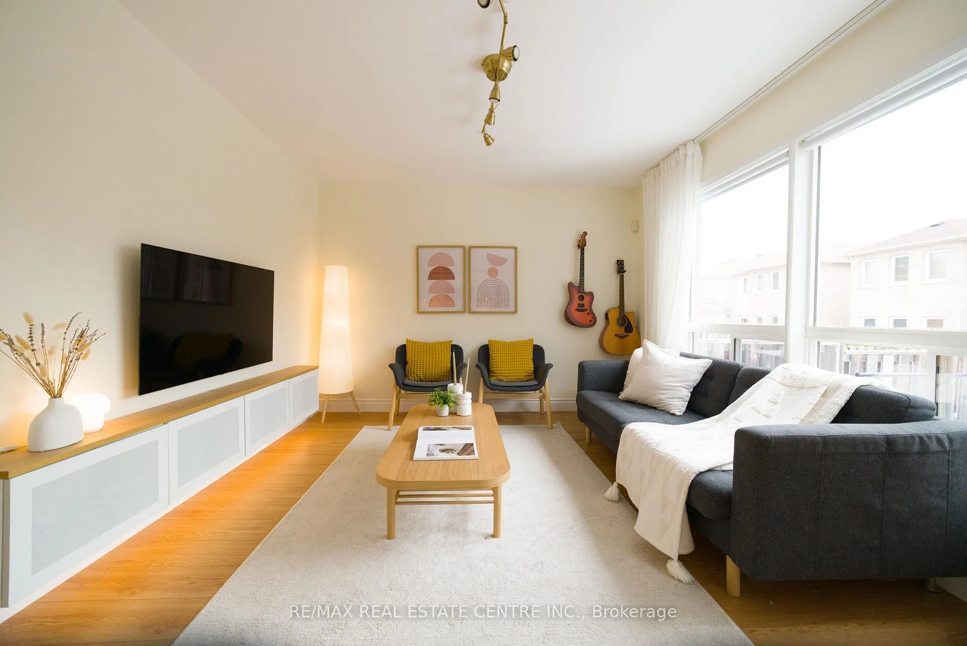 Photo 10 of 778 Johnson Heights, Milton, Coates — HOMEH