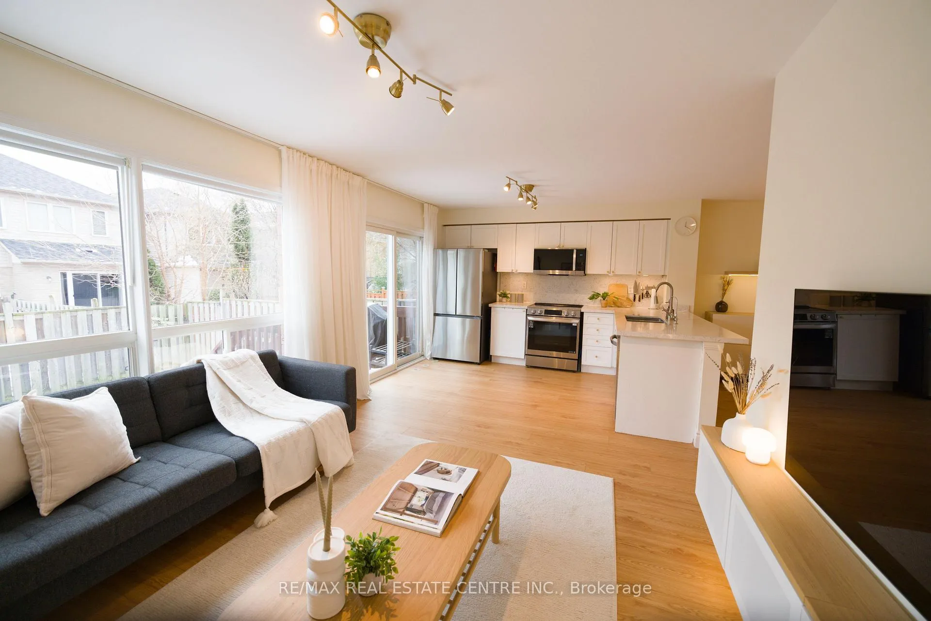 Photo 12 of 778 Johnson Heights, Milton, Coates — HOMEH
