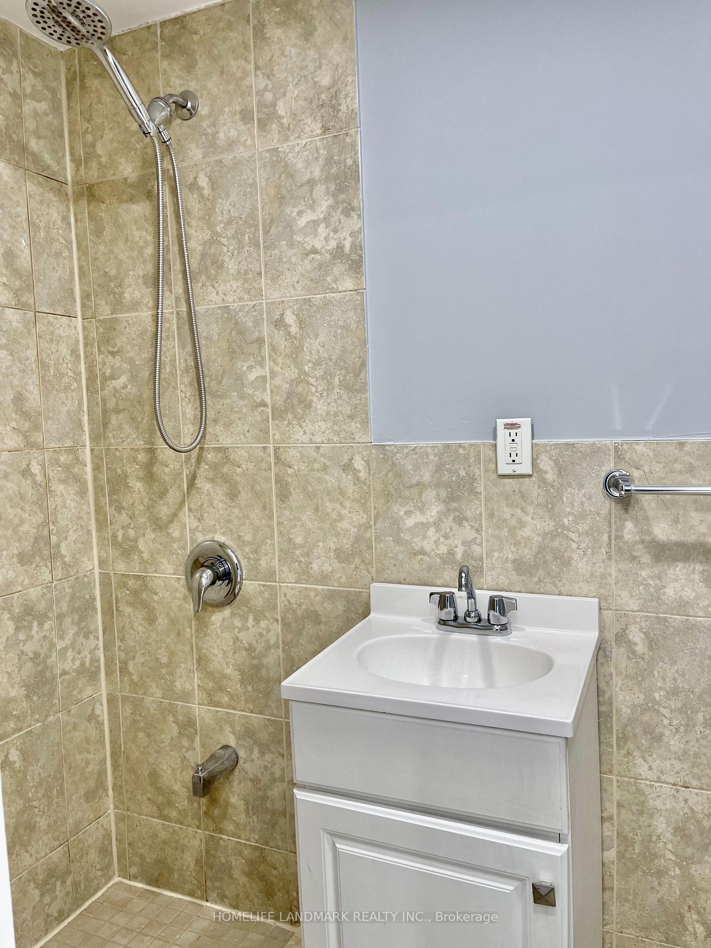 Photo 7 of Unit Main, 587 Vaughan Road N, Toronto, Oakwood Village — HOMEH