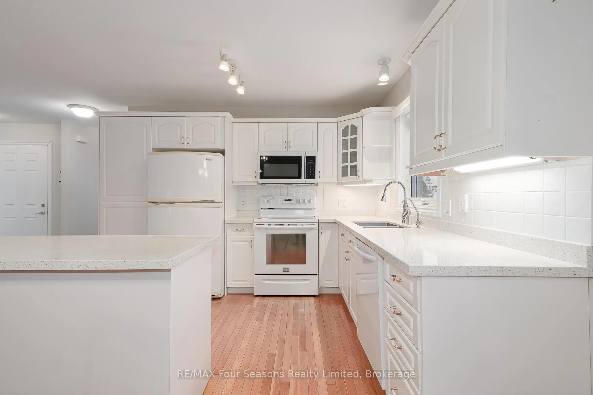 Photo 13 of Unit 58, 275 Huron Street, Clearview, Stayner — HOMEH