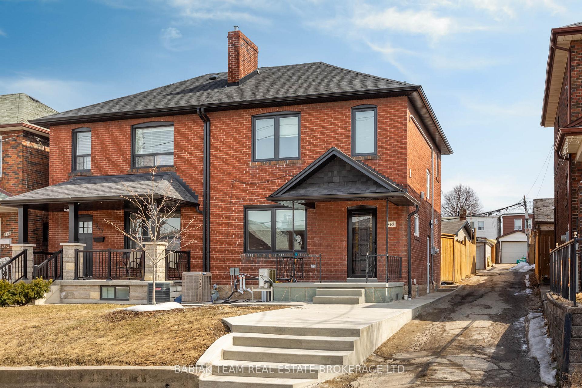 Front of Unit Lower, 545 Northcliffe Boulevard
