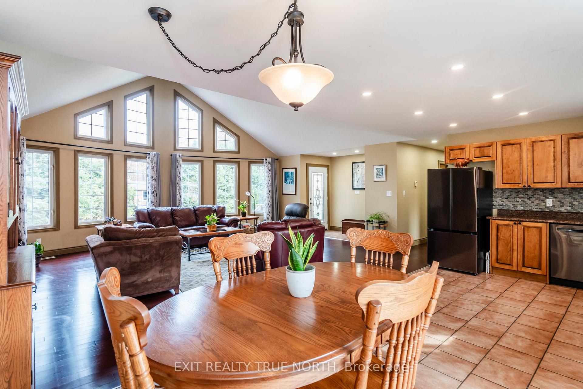Photo 10 of 24 Wakunda Crescent, Tiny, Rural Tiny — HOMEH