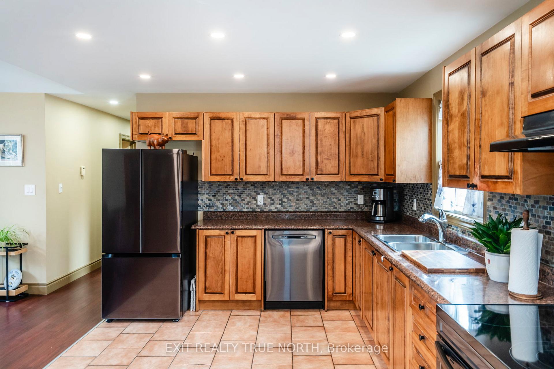 Photo 12 of 24 Wakunda Crescent, Tiny, Rural Tiny — HOMEH