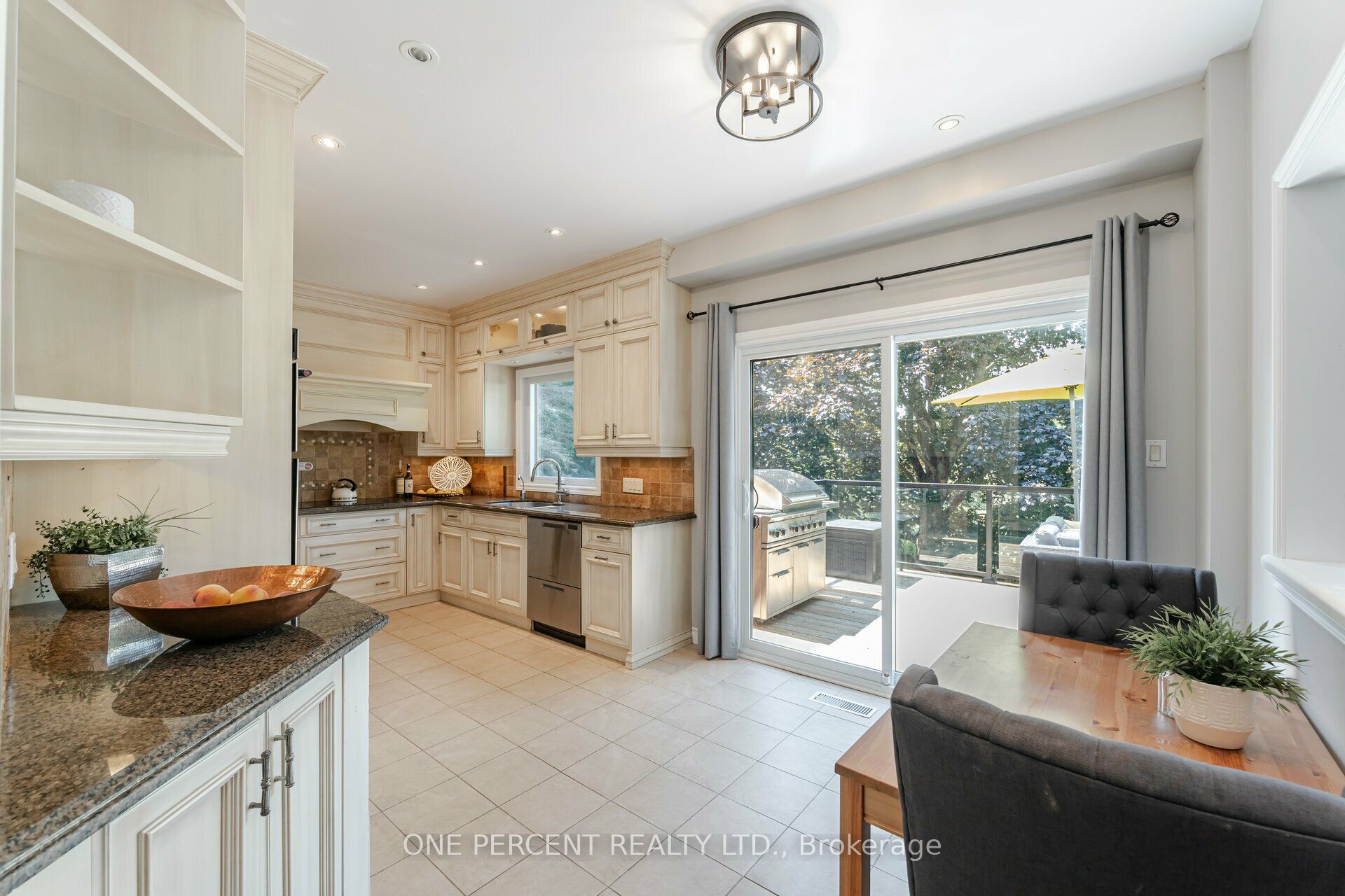 Photo 54 of 70 Palmer Circle, Caledon, Palgrave — HOMEH
