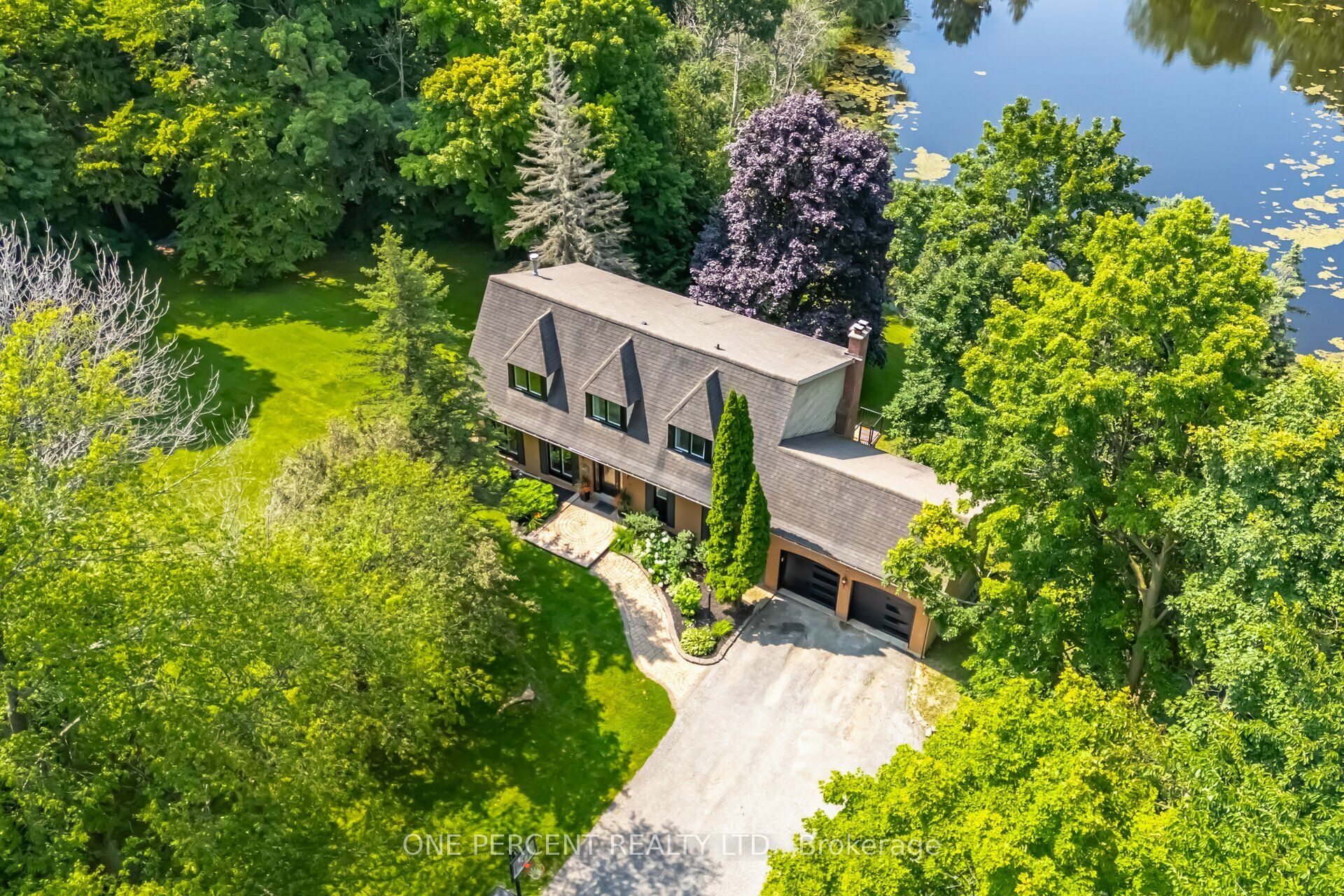 Photo 2 of 70 Palmer Circle, Caledon, Palgrave — HOMEH