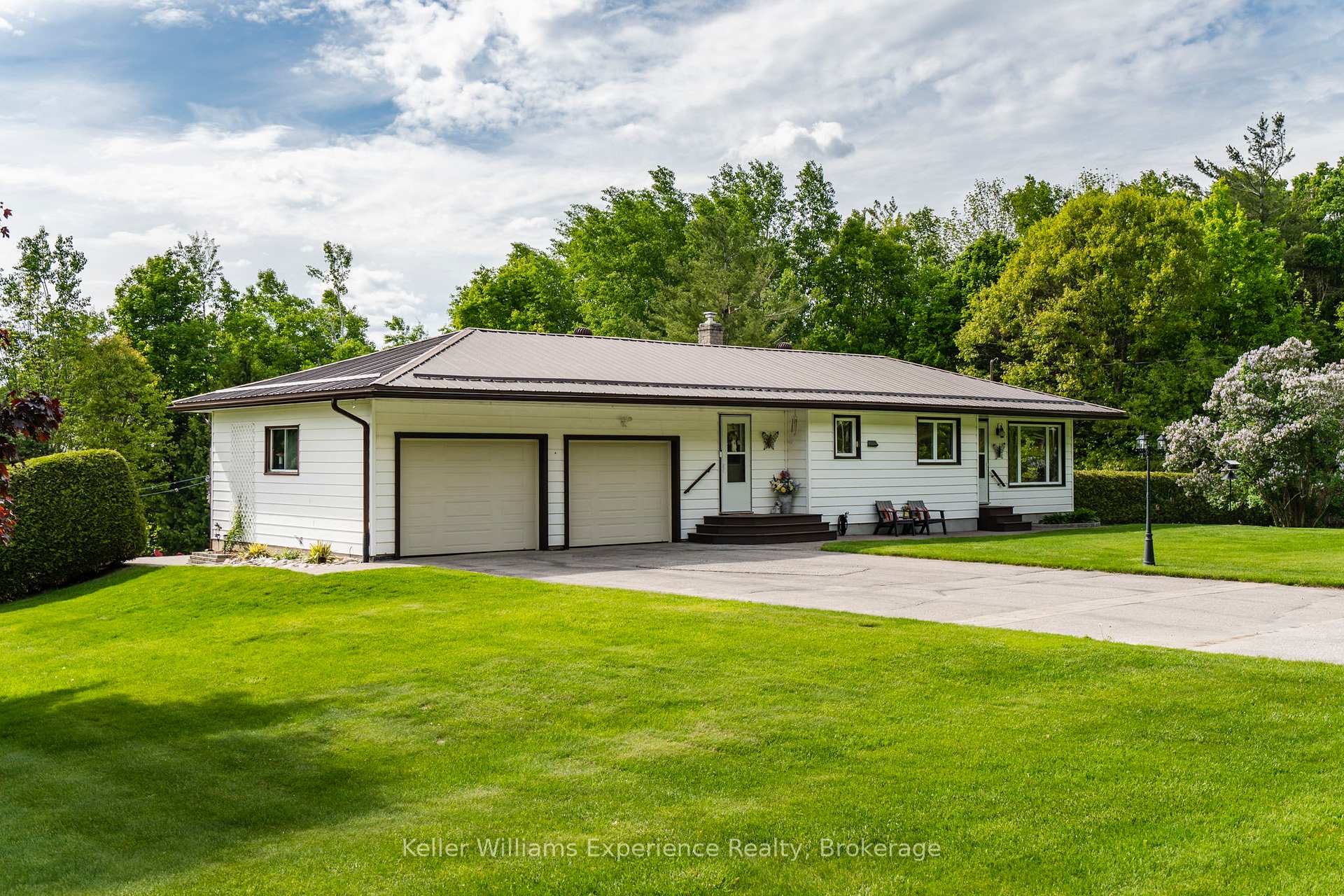 Photo 2 of 450 Concession 11 Road E, Tiny, Rural Tiny — HOMEH