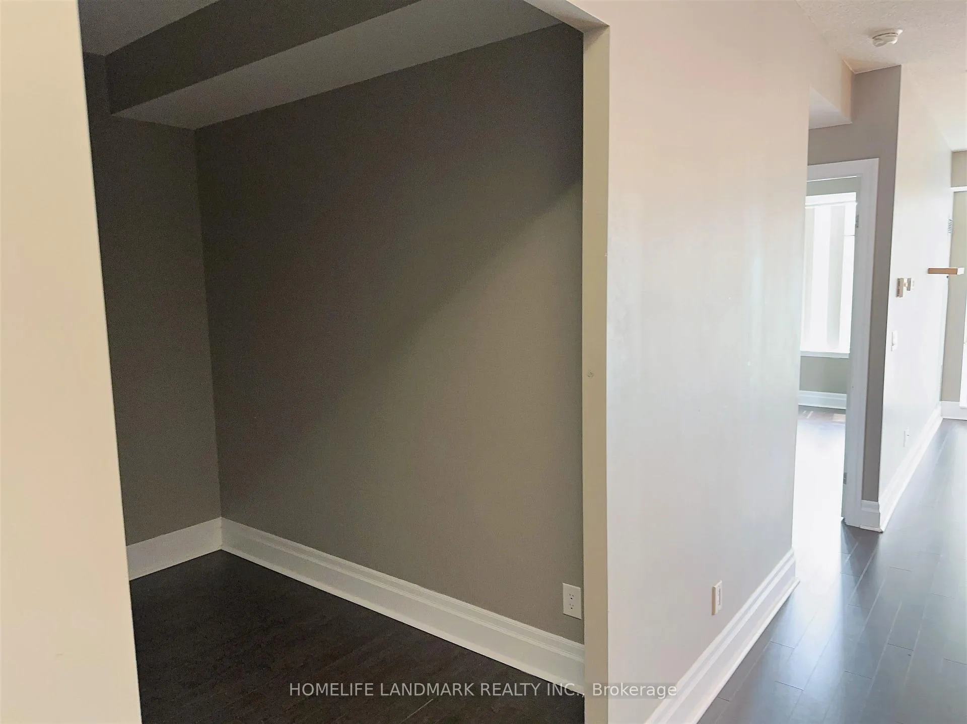 Photo 6 of Unit 417, 111 Upper Duke Crescent, Markham, Unionville — HOMEH