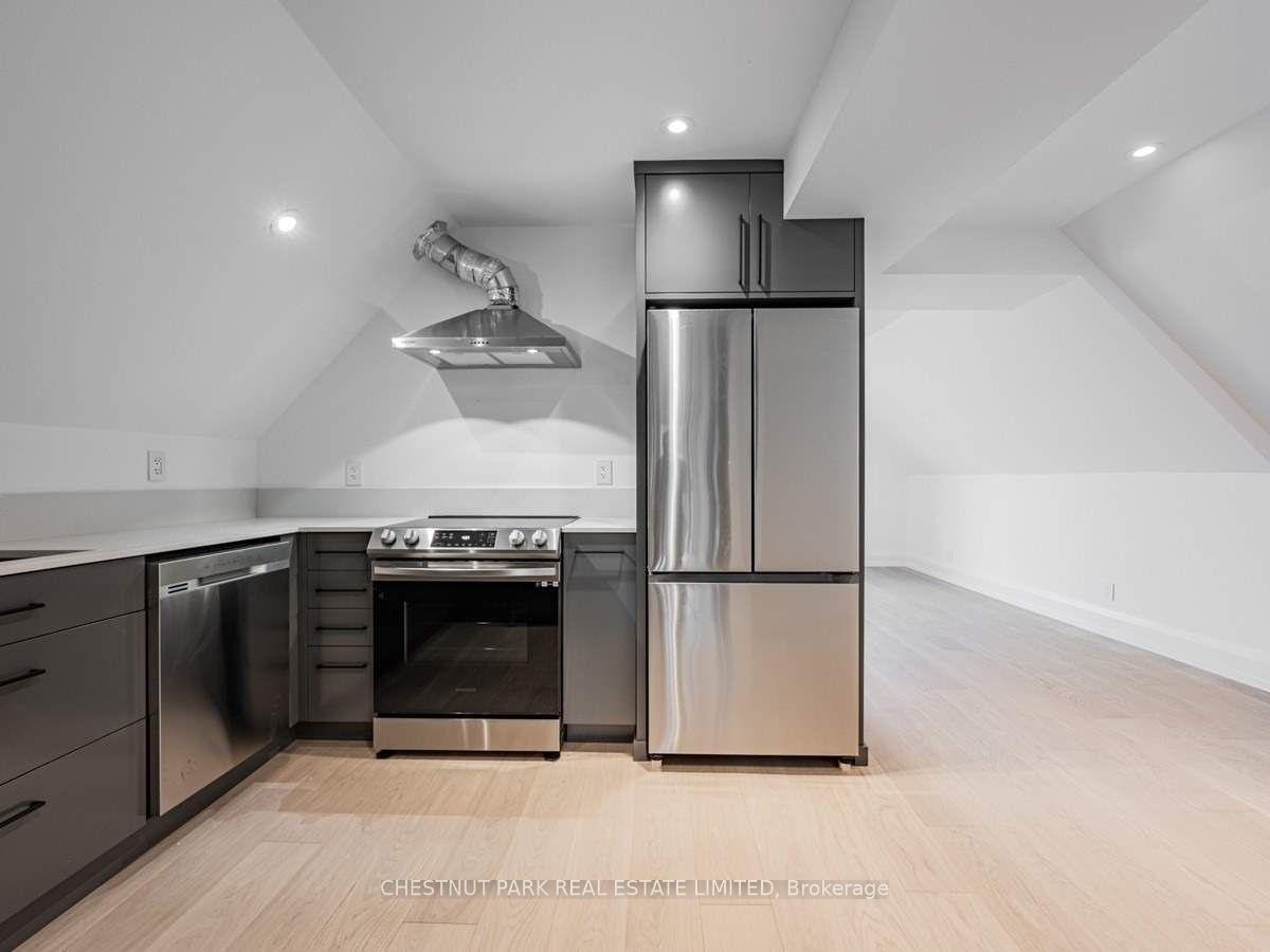 Photo 2 of Unit 3rd, 607 Huron Street, Toronto, The Annex — HOMEH