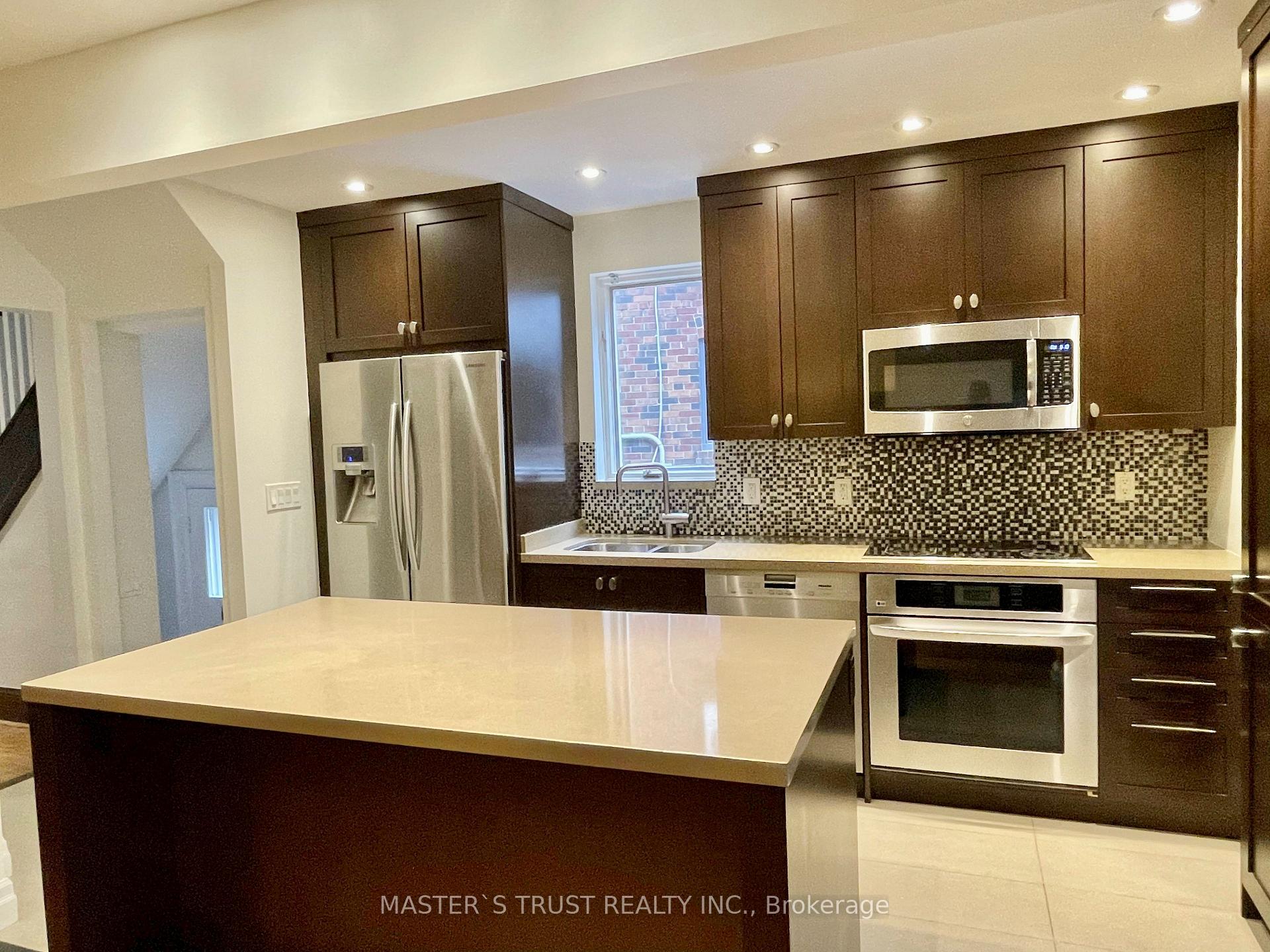 Photo 7 of 12 Duplex Crescent, Toronto, Yonge-Eglinton — HOMEH