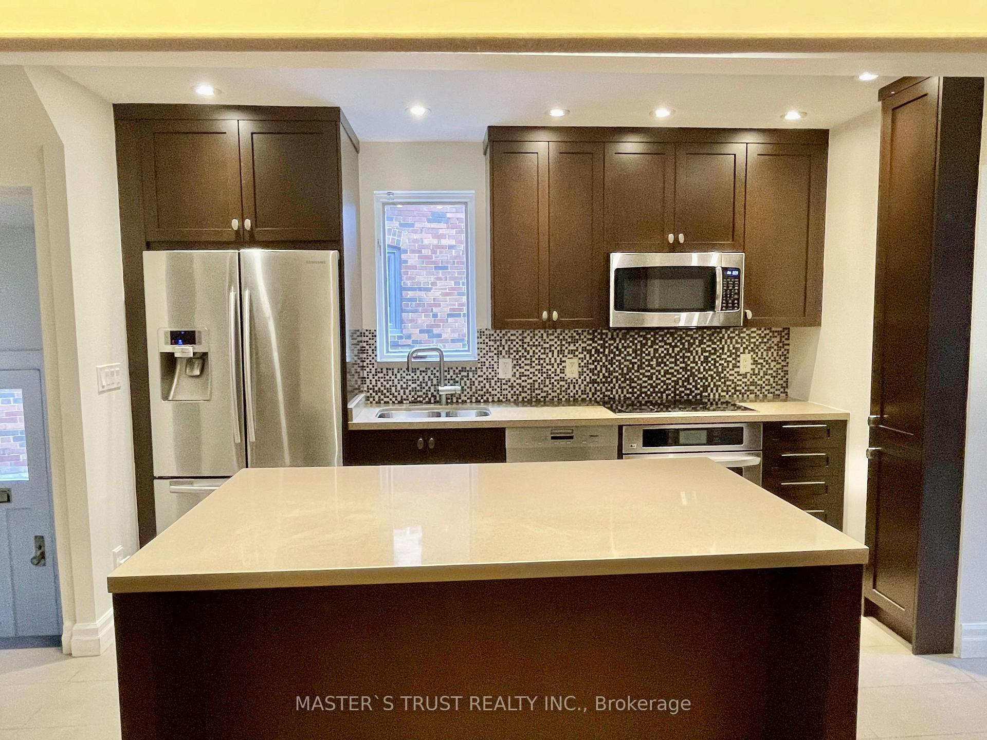 Photo 8 of 12 Duplex Crescent, Toronto, Yonge-Eglinton — HOMEH