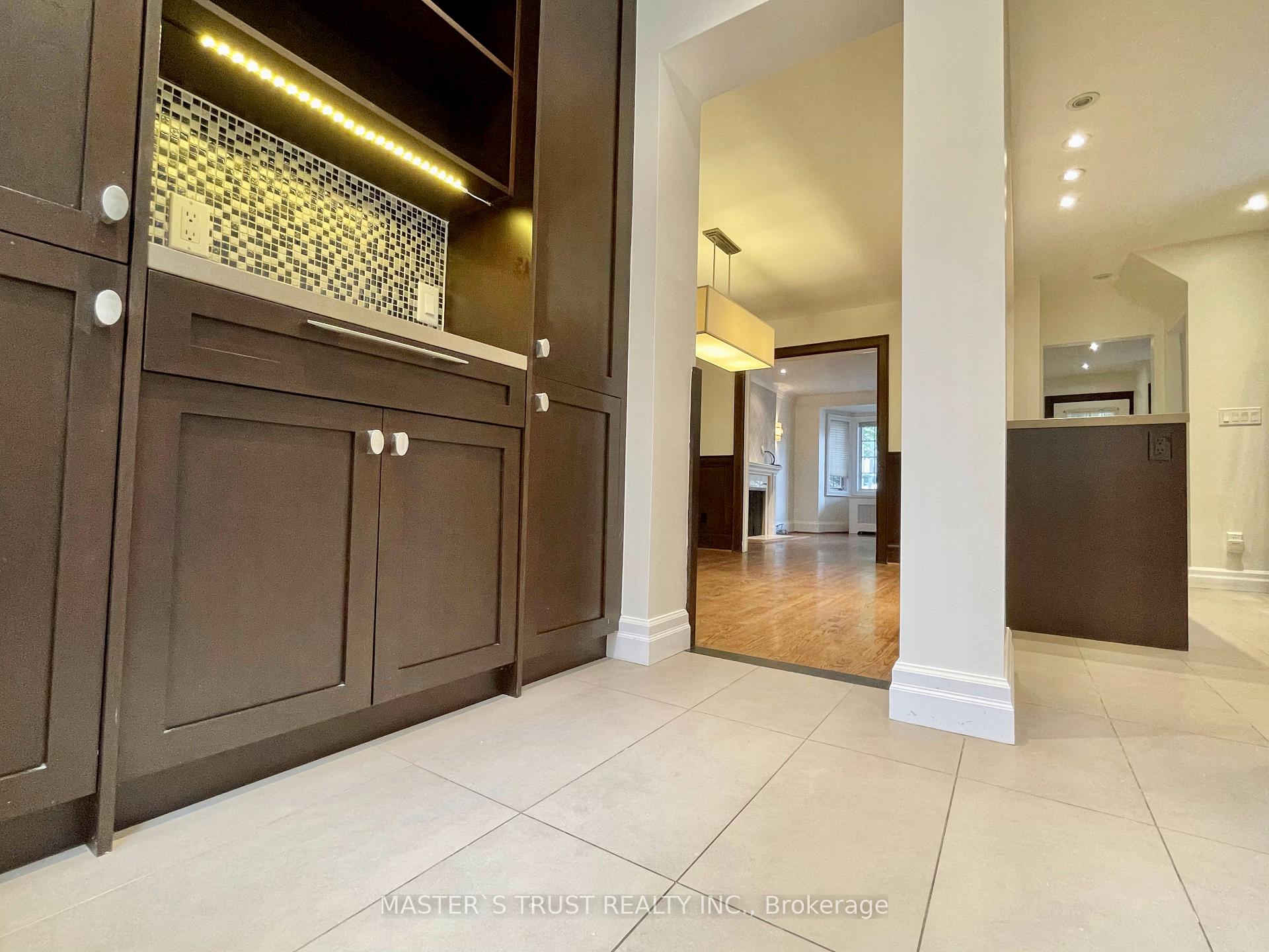 Photo 12 of 12 Duplex Crescent, Toronto, Yonge-Eglinton — HOMEH