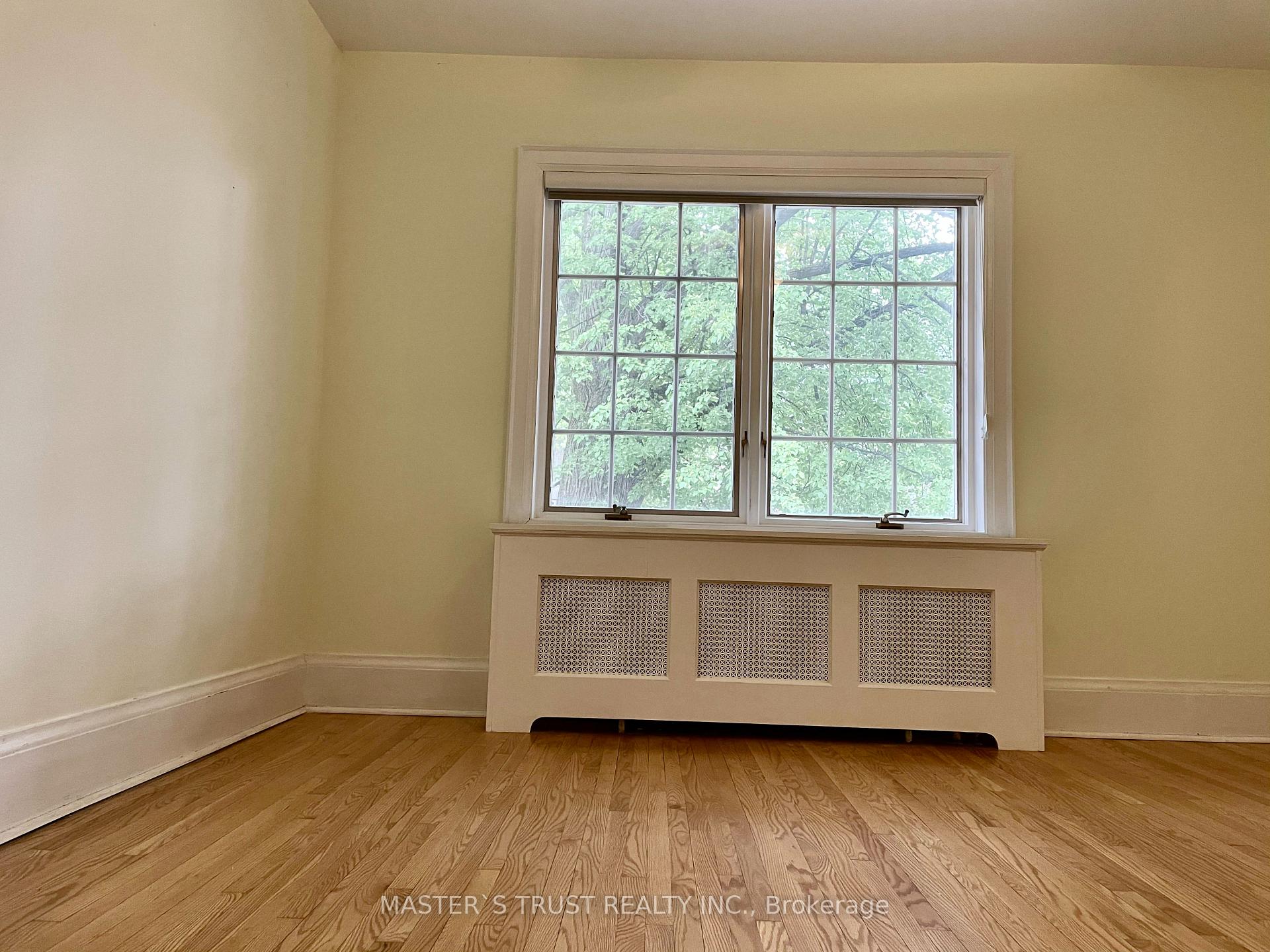 Photo 15 of 12 Duplex Crescent, Toronto, Yonge-Eglinton — HOMEH