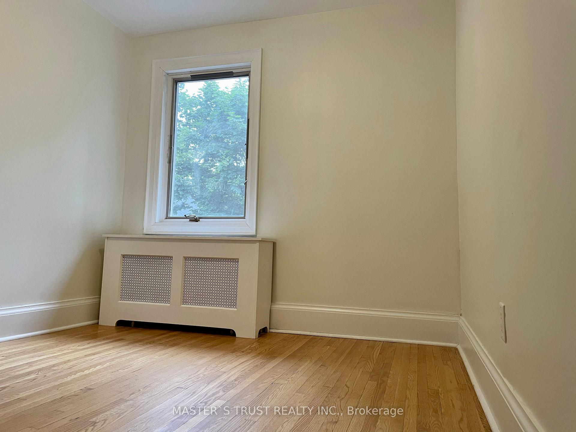 Photo 17 of 12 Duplex Crescent, Toronto, Yonge-Eglinton — HOMEH