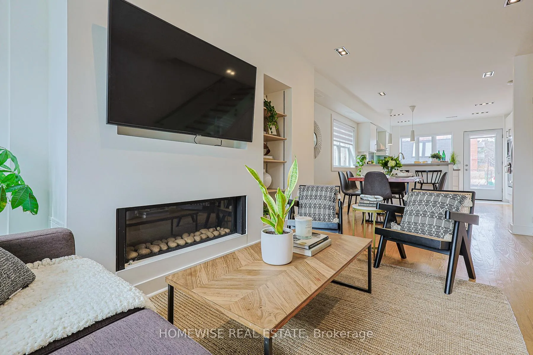 Photo 6 of 12 Leeds Street, Toronto, Dovercourt-Wallace Emerson-Junction — HOMEH