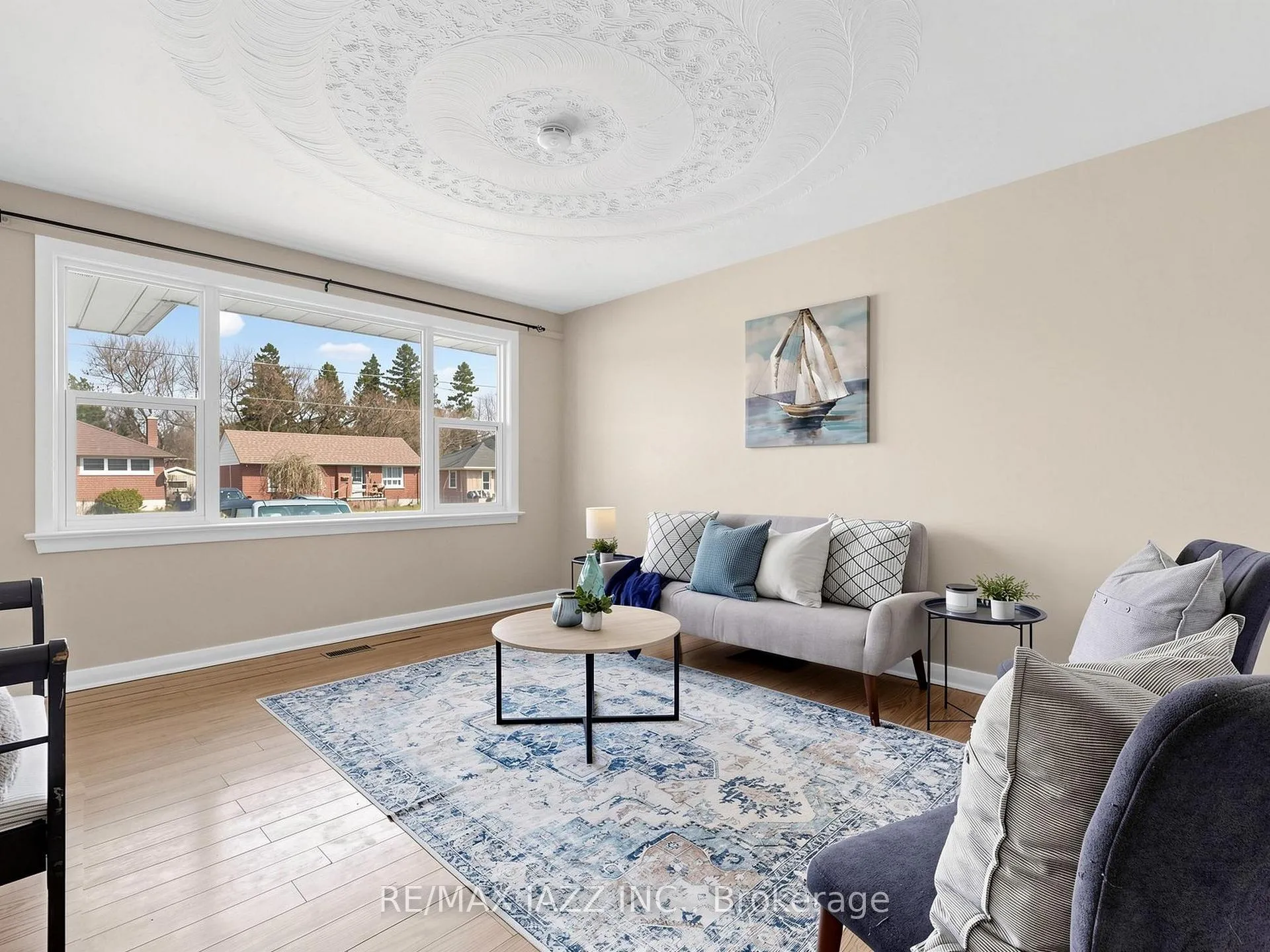 Photo 3 of 254 Wilson Road S, Oshawa, Central — HOMEH