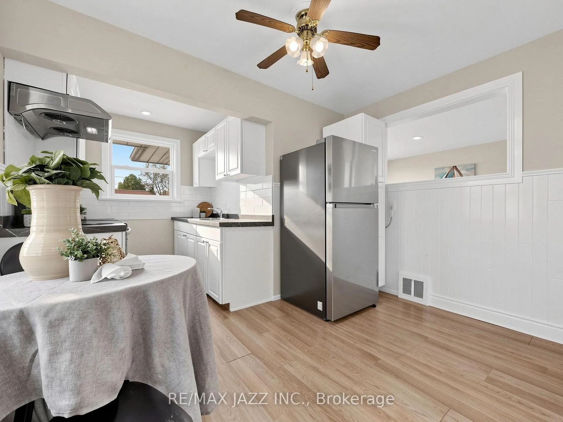Photo 6 of 254 Wilson Road S, Oshawa, Central — HOMEH