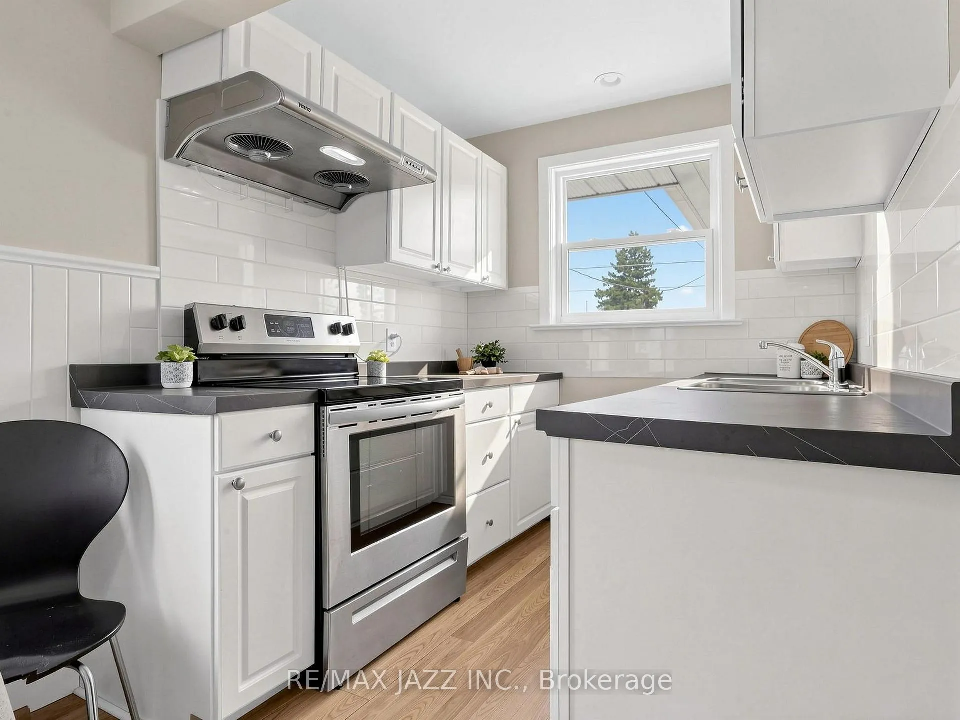 Photo 8 of 254 Wilson Road S, Oshawa, Central — HOMEH