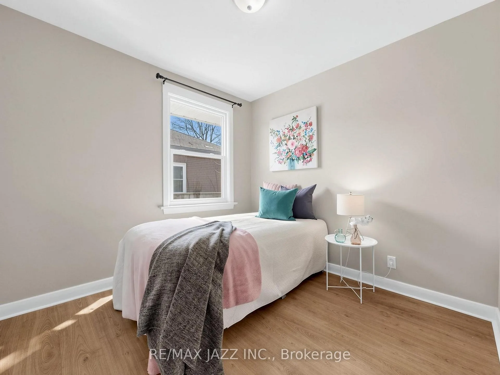 Photo 11 of 254 Wilson Road S, Oshawa, Central — HOMEH