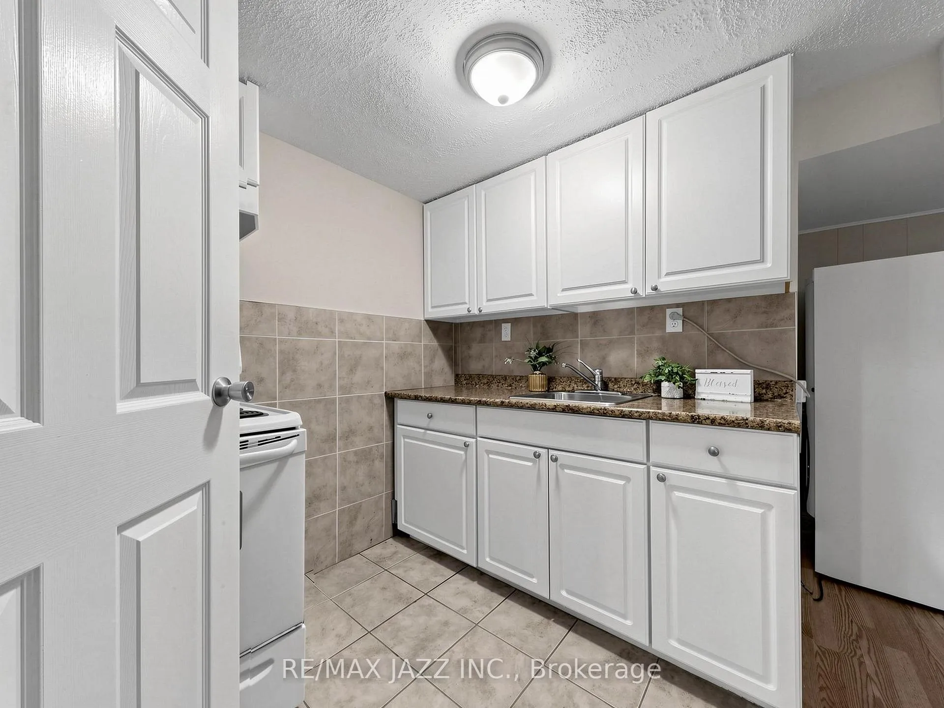 Photo 17 of 254 Wilson Road S, Oshawa, Central — HOMEH
