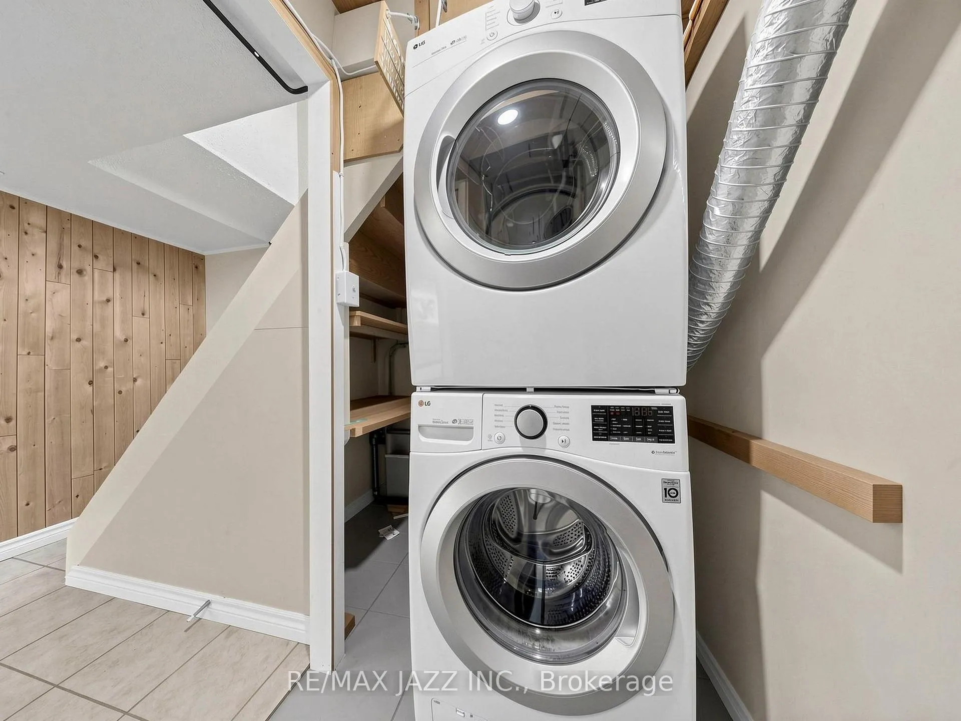 Photo 22 of 254 Wilson Road S, Oshawa, Central — HOMEH