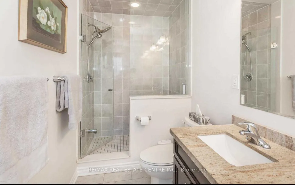 Photo 6 of 304 Trudeau Drive E, Milton, Clarke — HOMEH