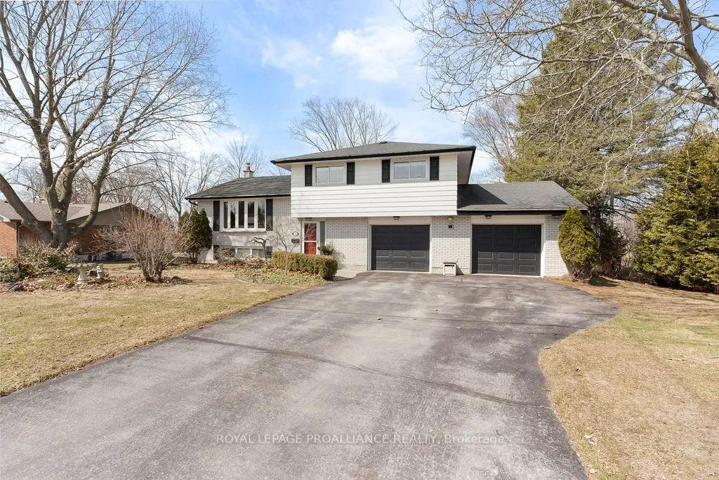 Photo 2 of 38 Greenfield Park, Belleville, Thurlow Ward — HOMEH