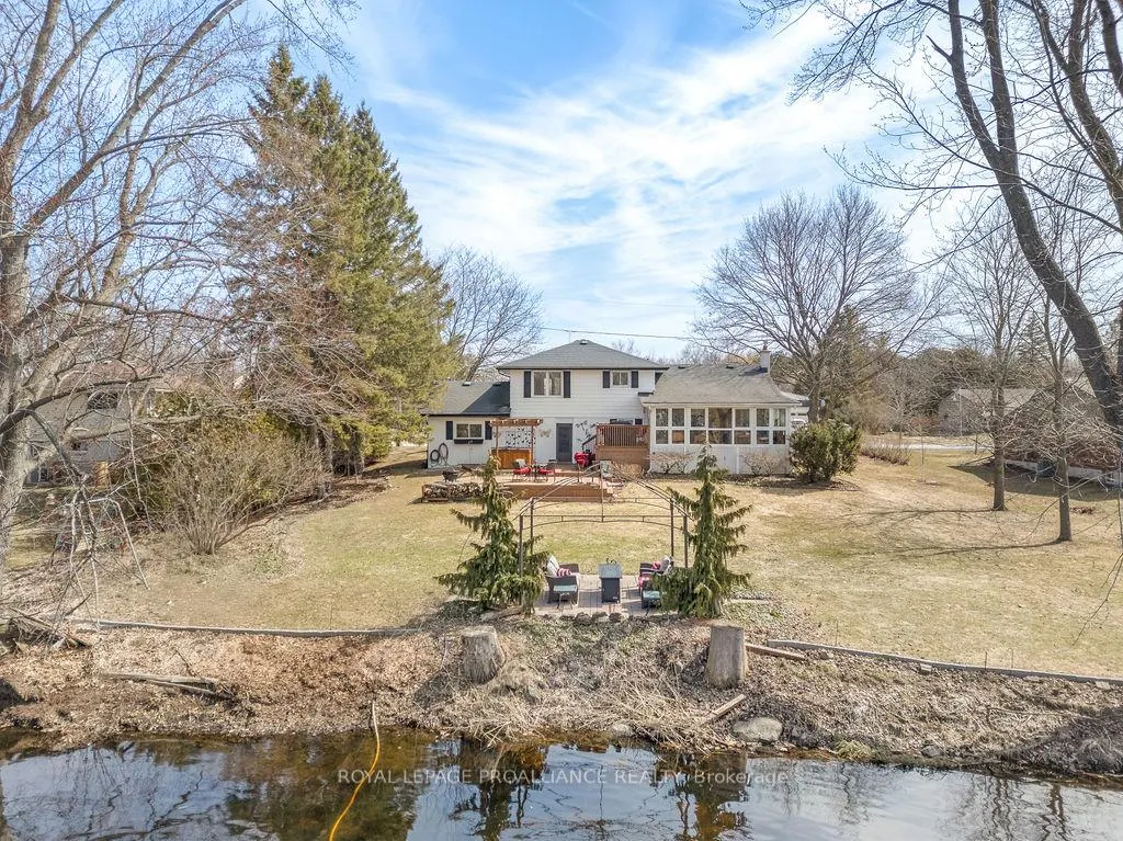 Photo 41 of 38 Greenfield Park, Belleville, Thurlow Ward — HOMEH