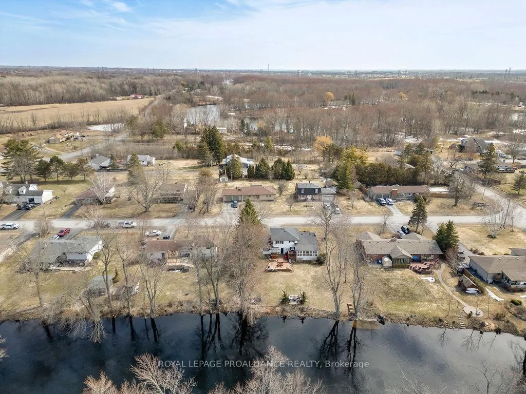 Photo 42 of 38 Greenfield Park, Belleville, Thurlow Ward — HOMEH