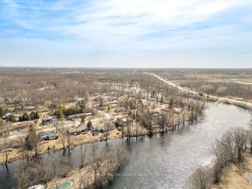 Photo 44 of 38 Greenfield Park, Belleville, Thurlow Ward — HOMEH