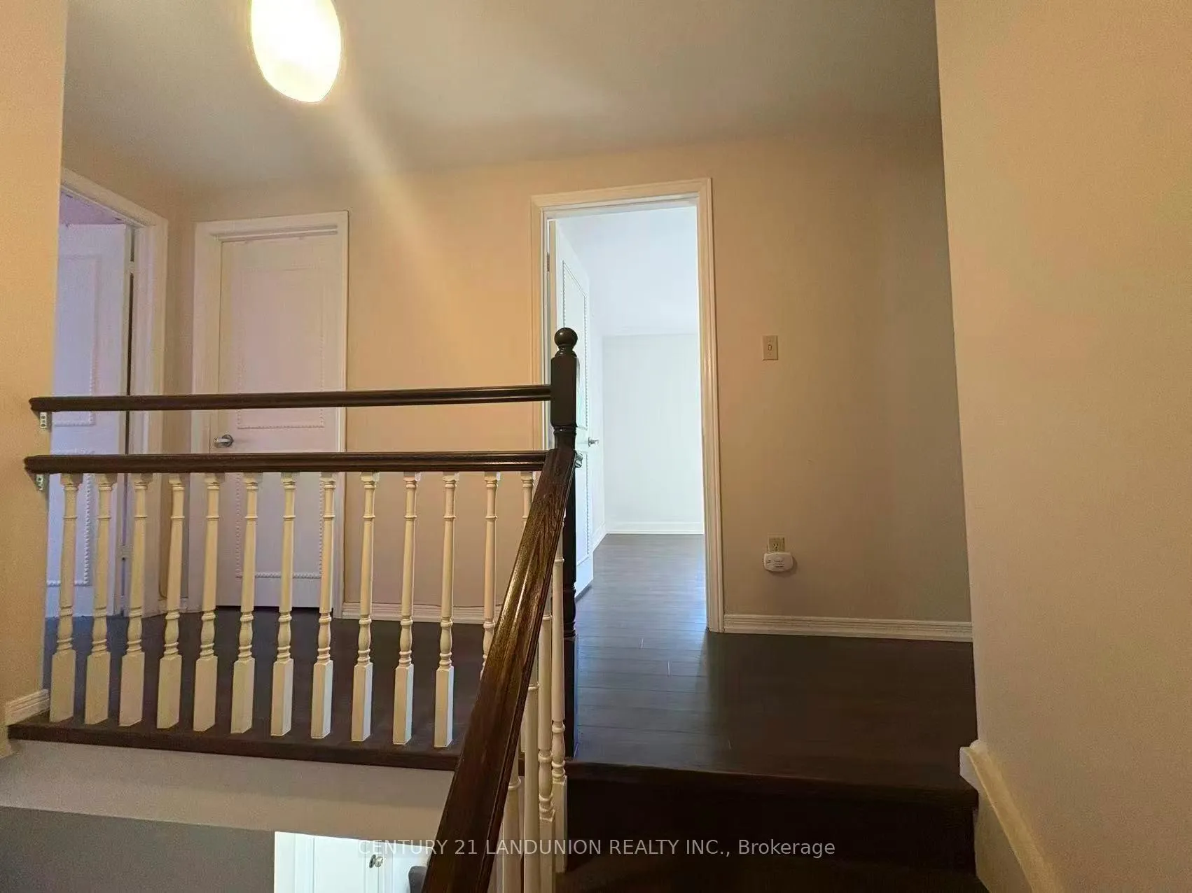 Photo 4 of Unit (BEDROOM), 11 Post Horn Grove, Waterloo, Beechwood — HOMEH