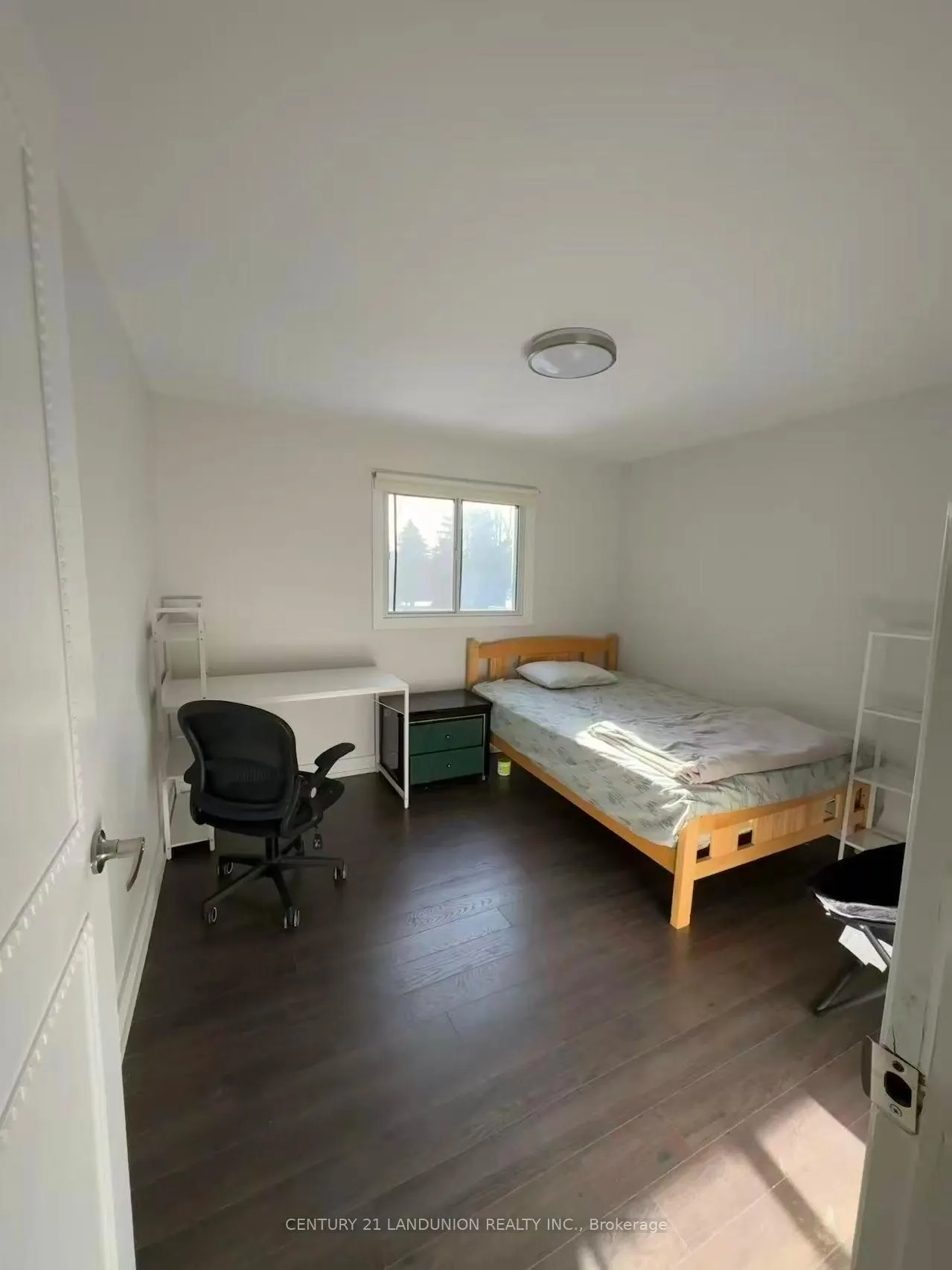Photo 5 of Unit (BEDROOM), 11 Post Horn Grove, Waterloo, Beechwood — HOMEH