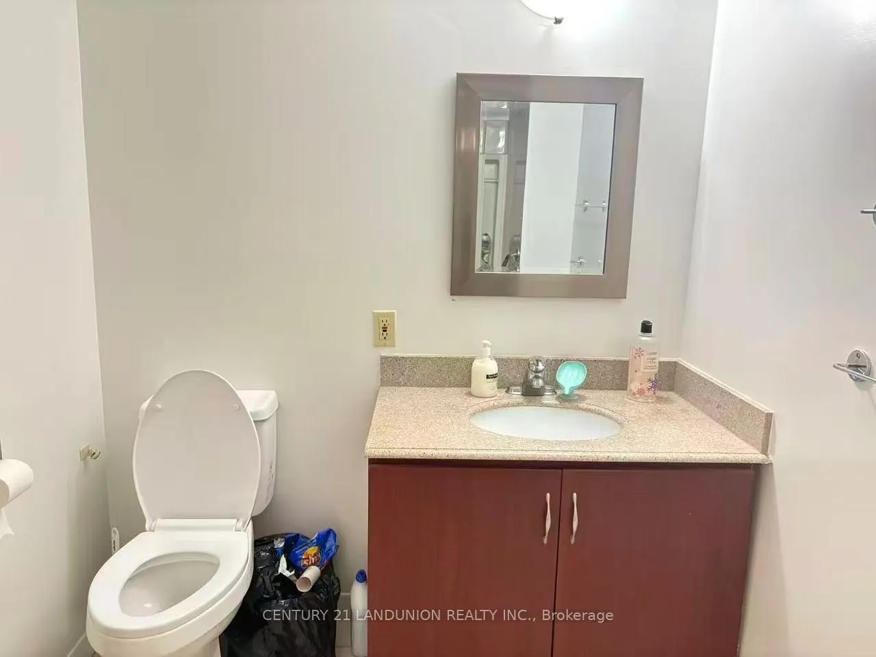 Photo 8 of Unit (BEDROOM), 11 Post Horn Grove, Waterloo, Beechwood — HOMEH