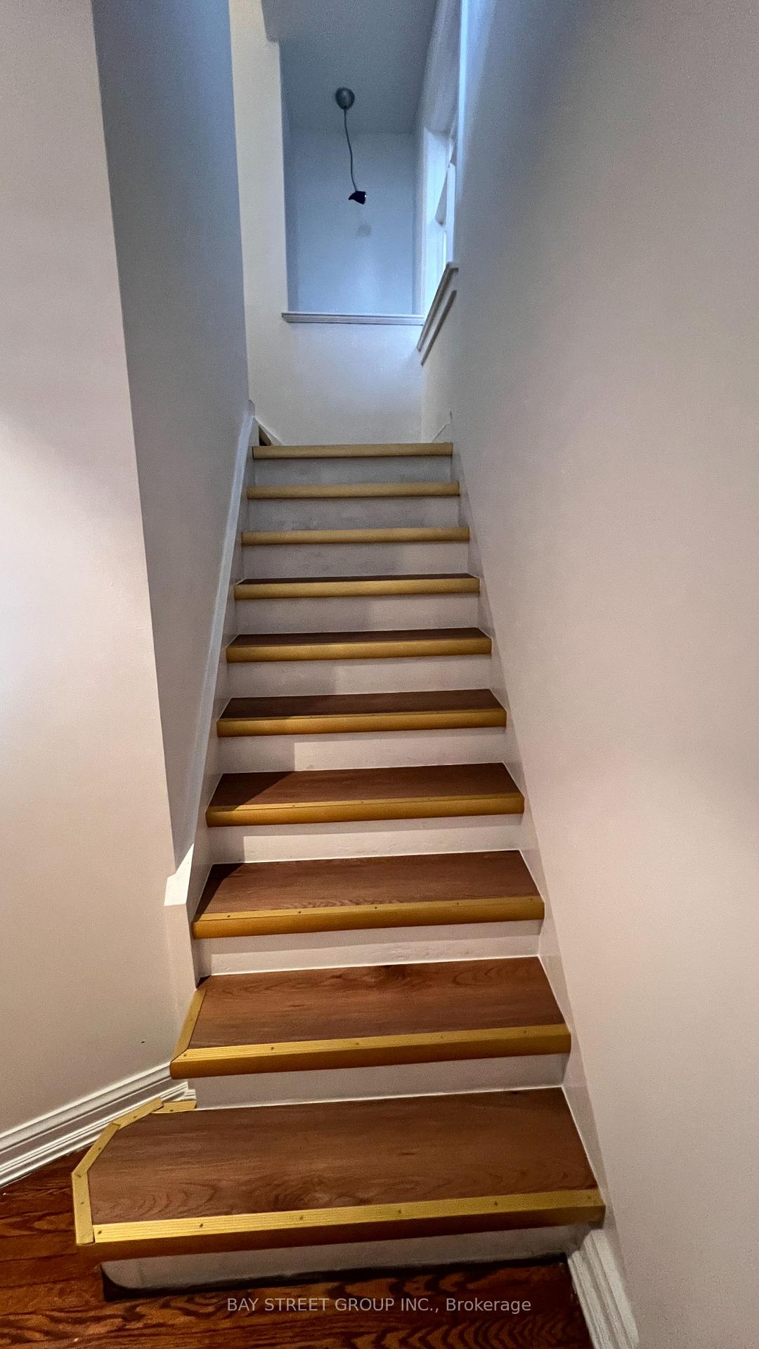 Photo 2 of Unit Upper, 182 Spadina Rd., Toronto, The Annex — HOMEH