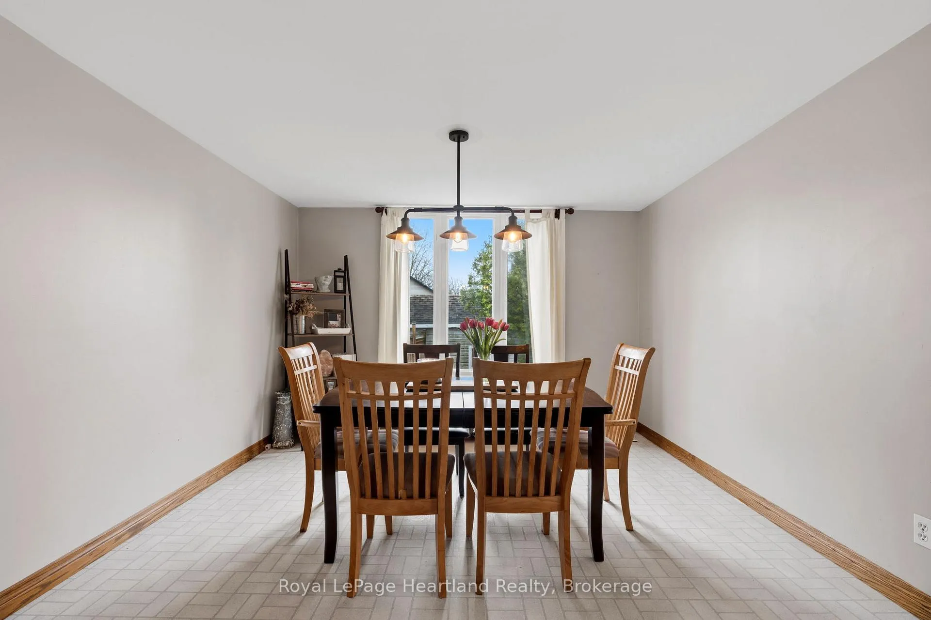 Photo 17 of 140 Rattenbury Street W, Central Huron, Clinton — HOMEH