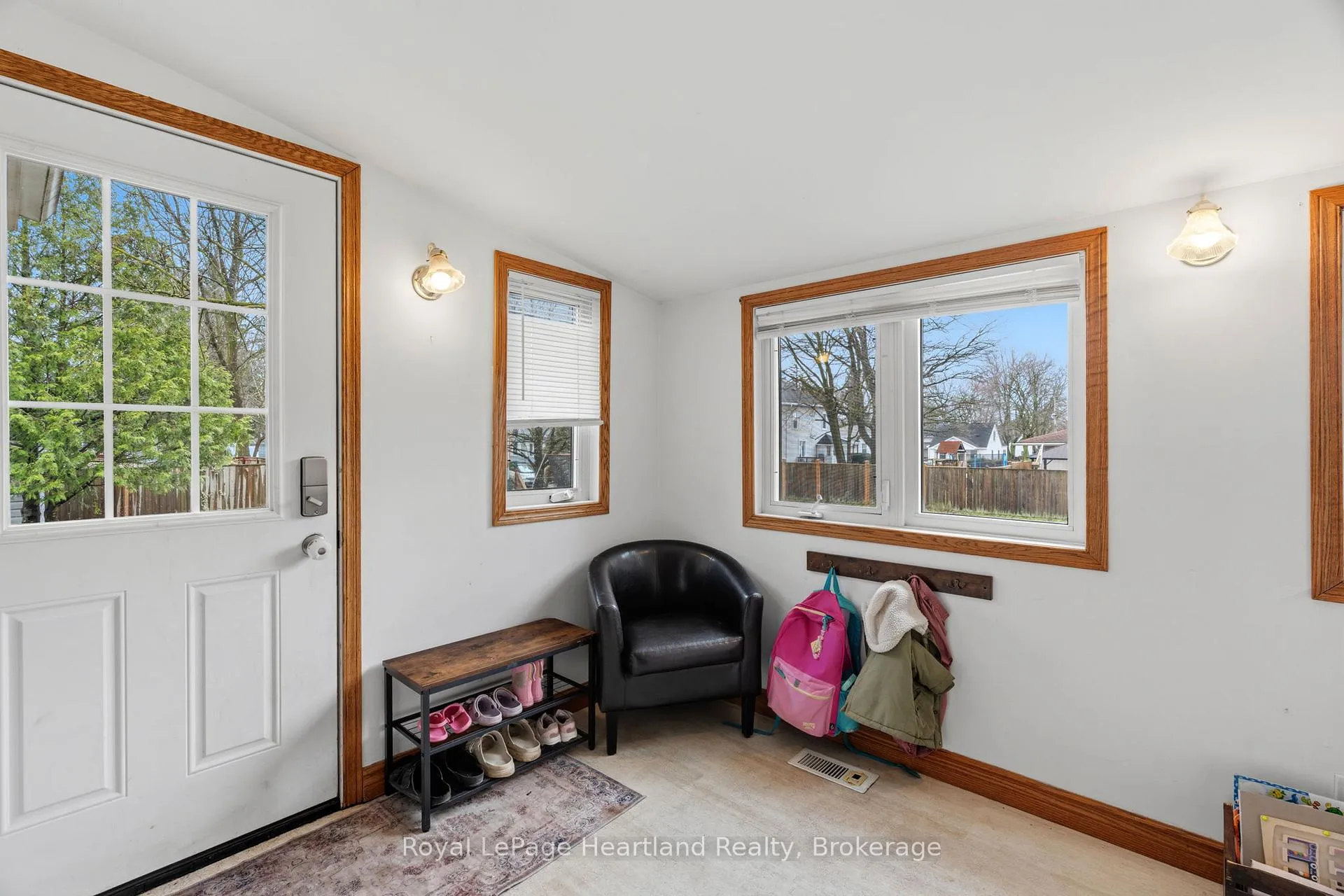 Photo 21 of 140 Rattenbury Street W, Central Huron, Clinton — HOMEH