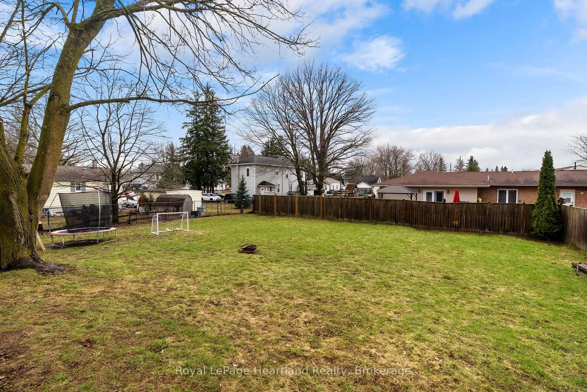 Photo 33 of 140 Rattenbury Street W, Central Huron, Clinton — HOMEH