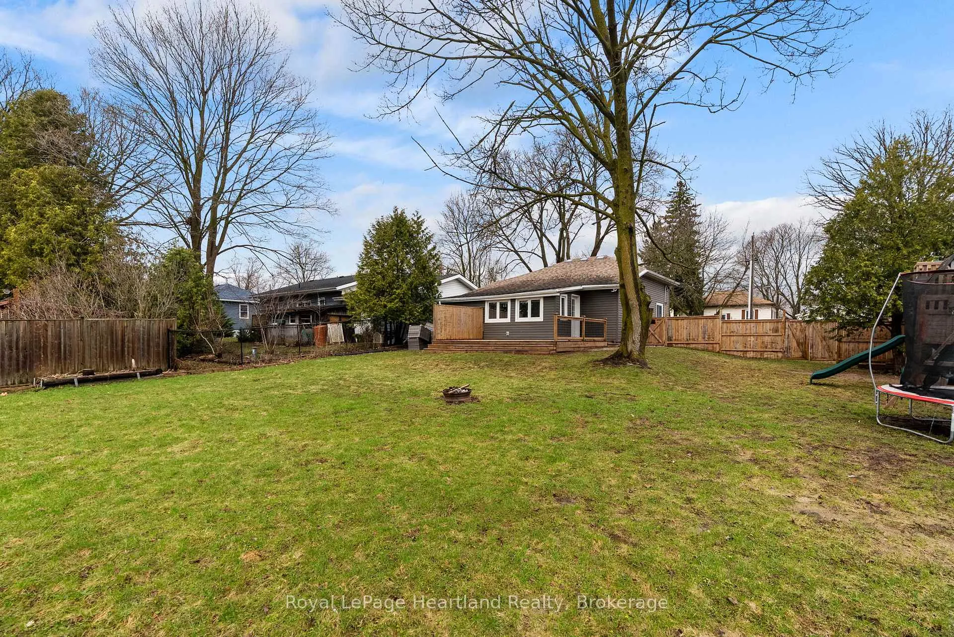 Photo 34 of 140 Rattenbury Street W, Central Huron, Clinton — HOMEH