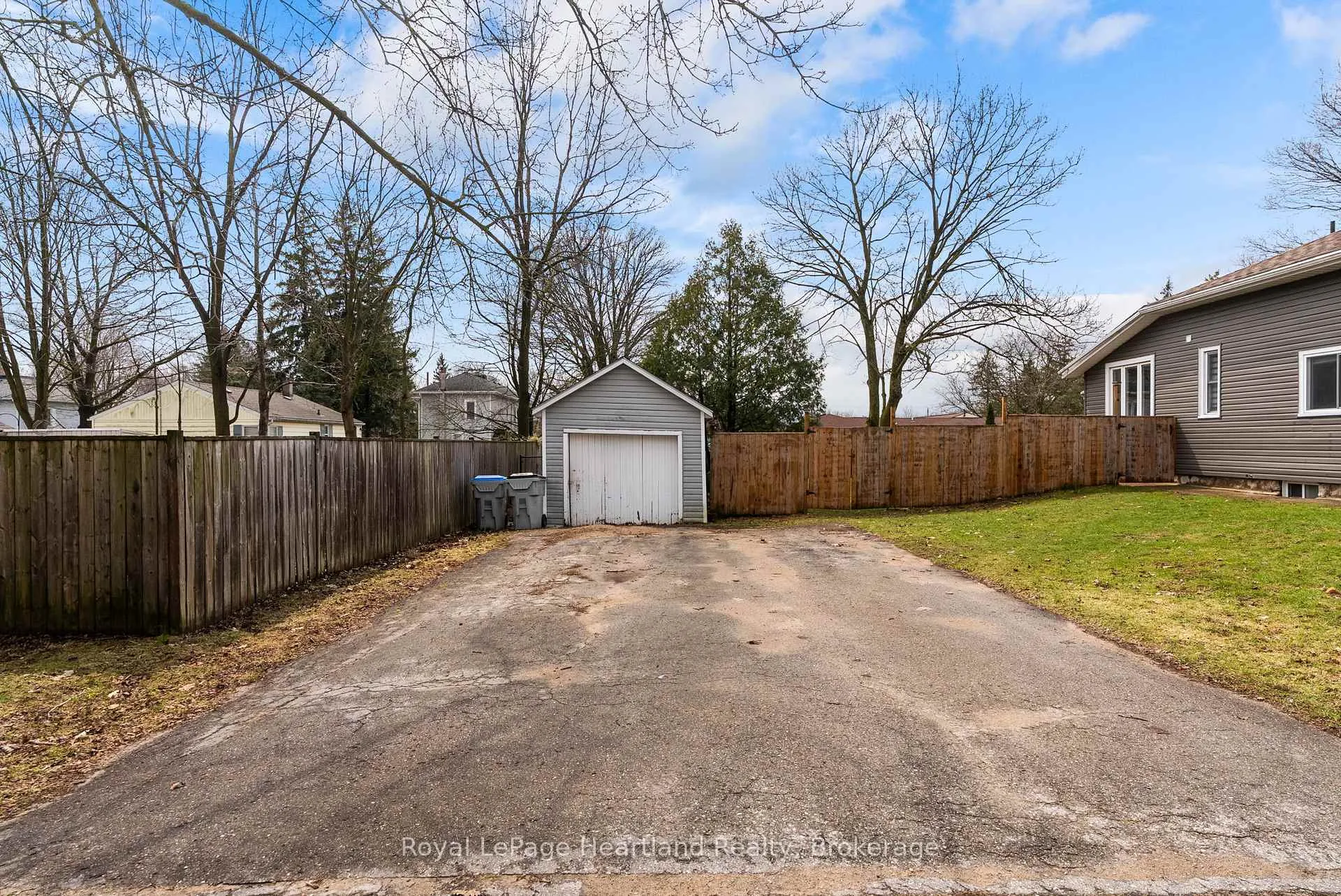 Photo 36 of 140 Rattenbury Street W, Central Huron, Clinton — HOMEH